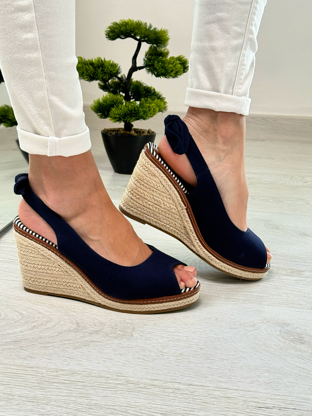 Scarpe Sandali Blu Con Zeppa Bassa Lucille_sandalo Blu Navy Con