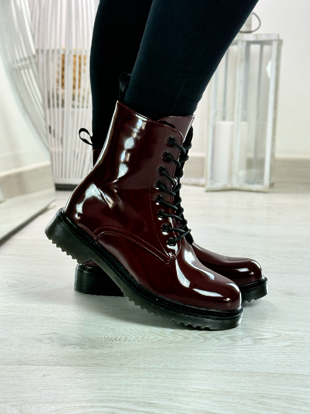 Anthea_anfibio in vernice bordeaux