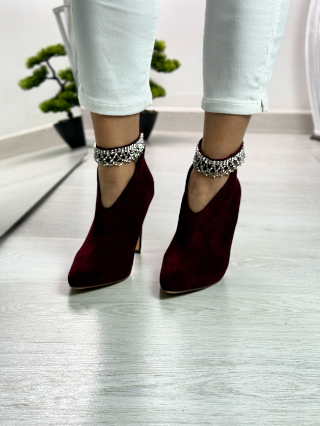 Elektra_tronchetto in camoscio con strass bordeaux