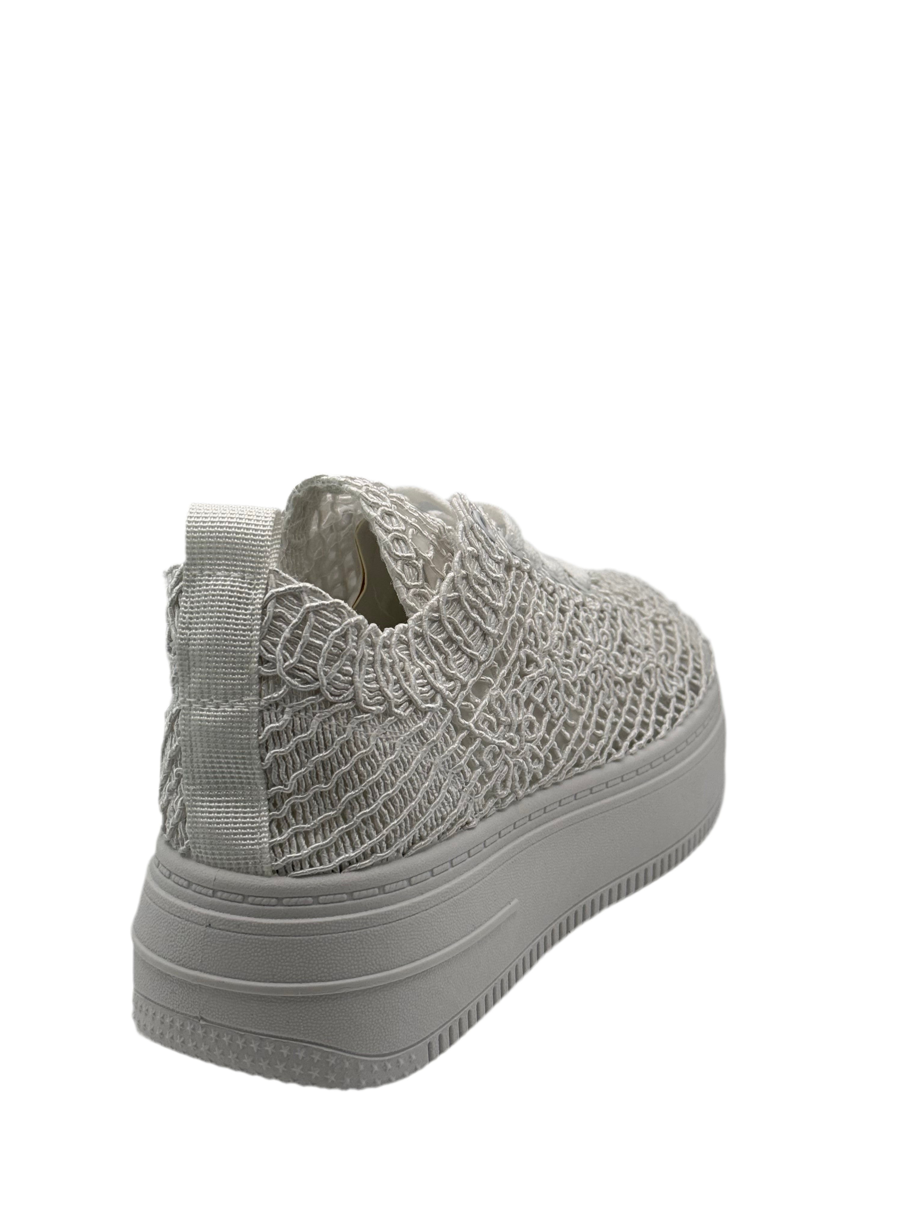 Cristal_sneakers bianca di tela ricamata