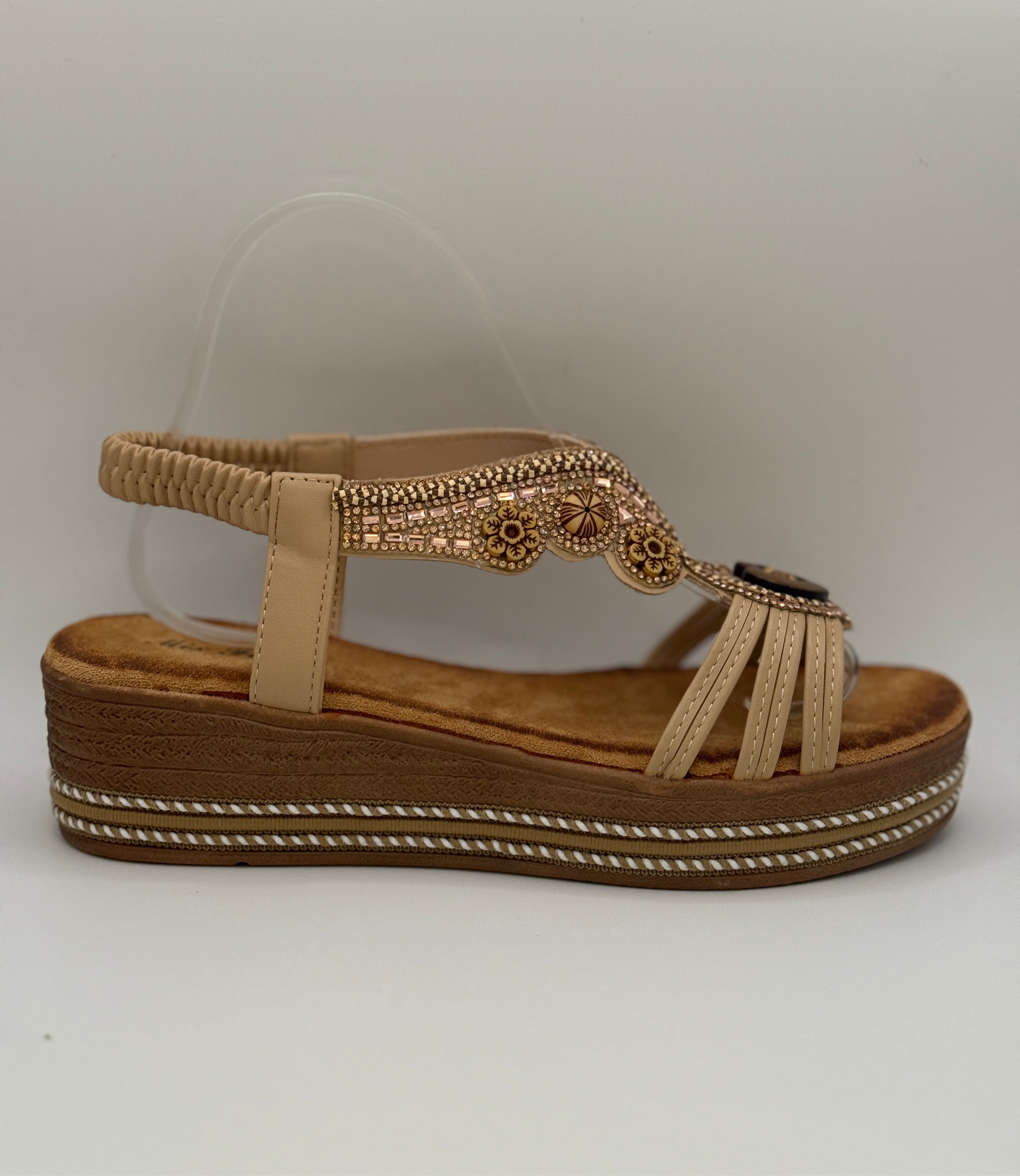 Danielle_sandalo con zeppa