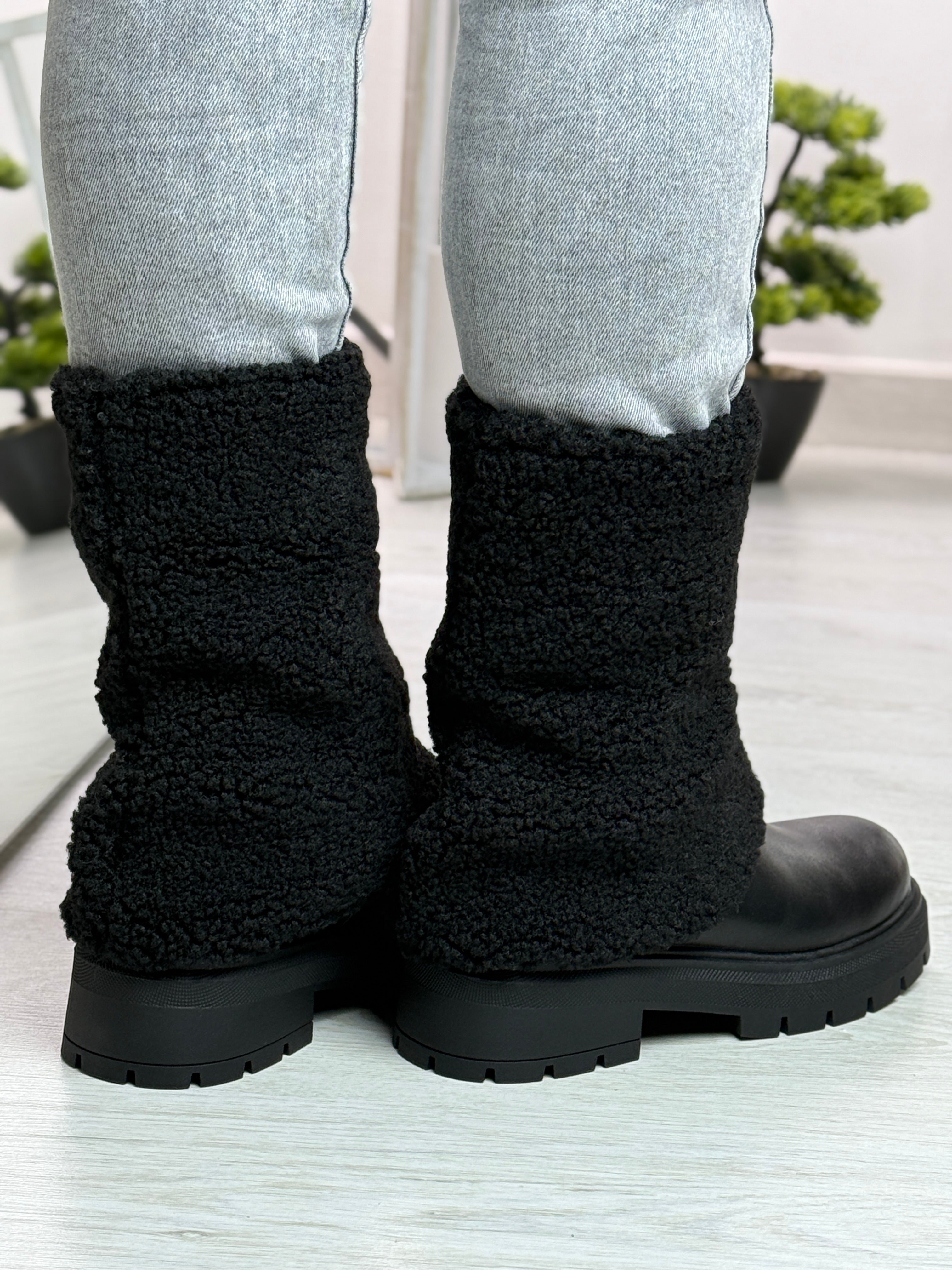 Morgan_stivaletto nero con risvolto in lana