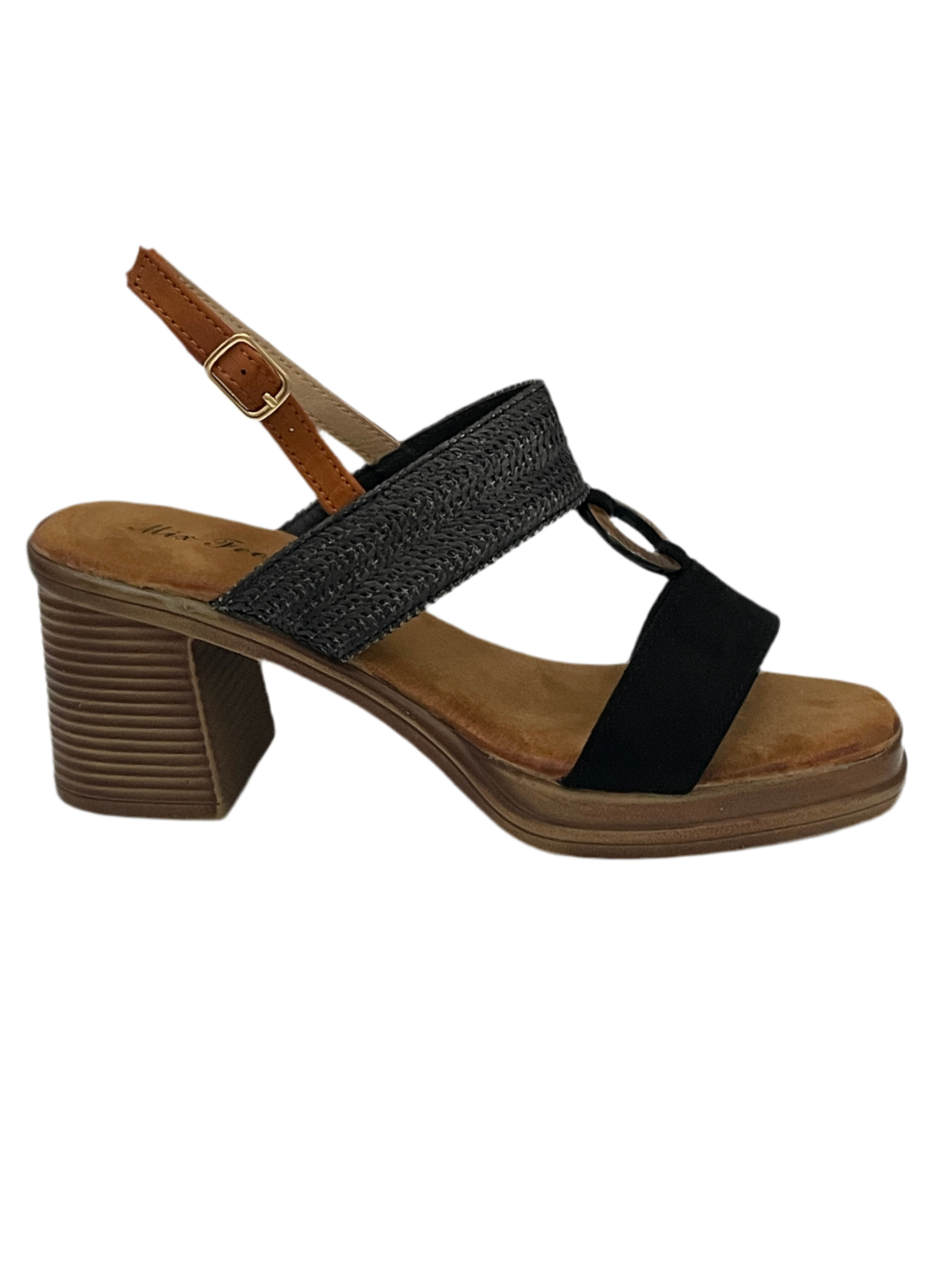 Clarissa_sandalo con tacco