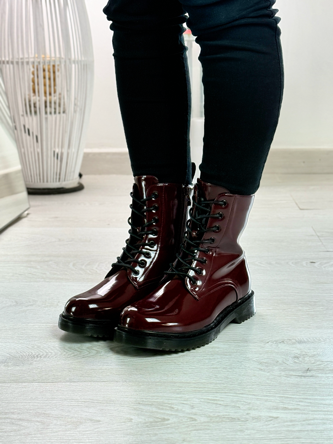 Anthea_anfibio in vernice bordeaux