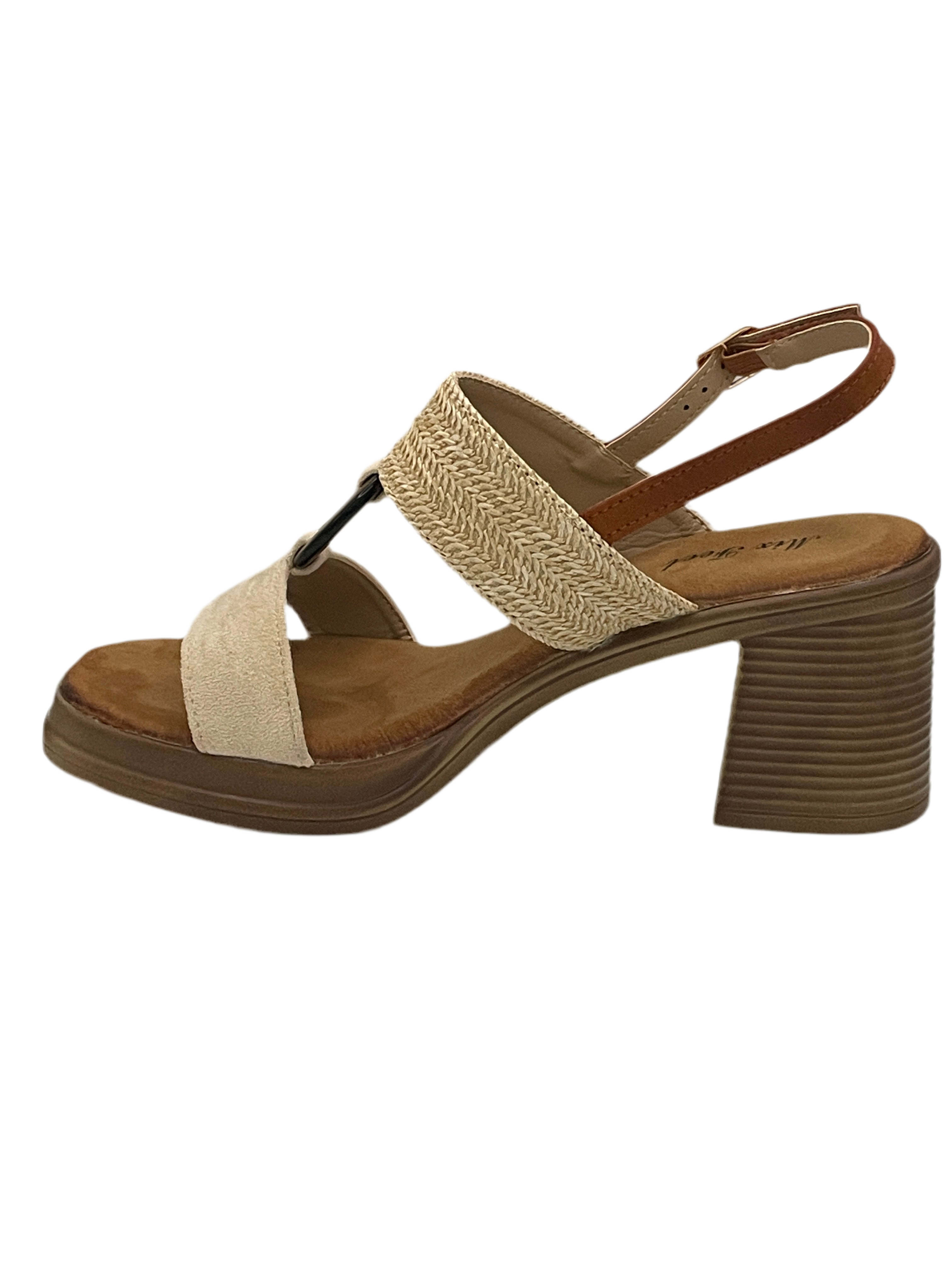 Clarissa_sandalo con tacco