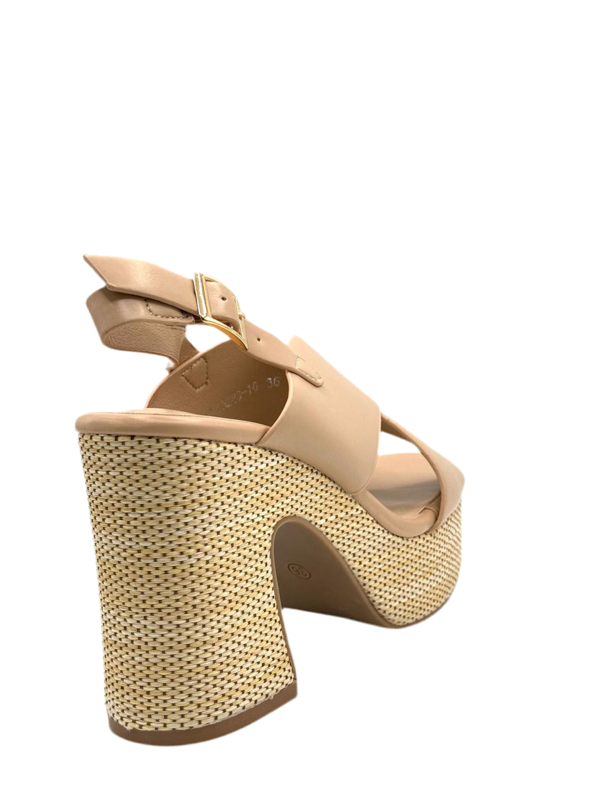 Rihanna_sandalo con tacco