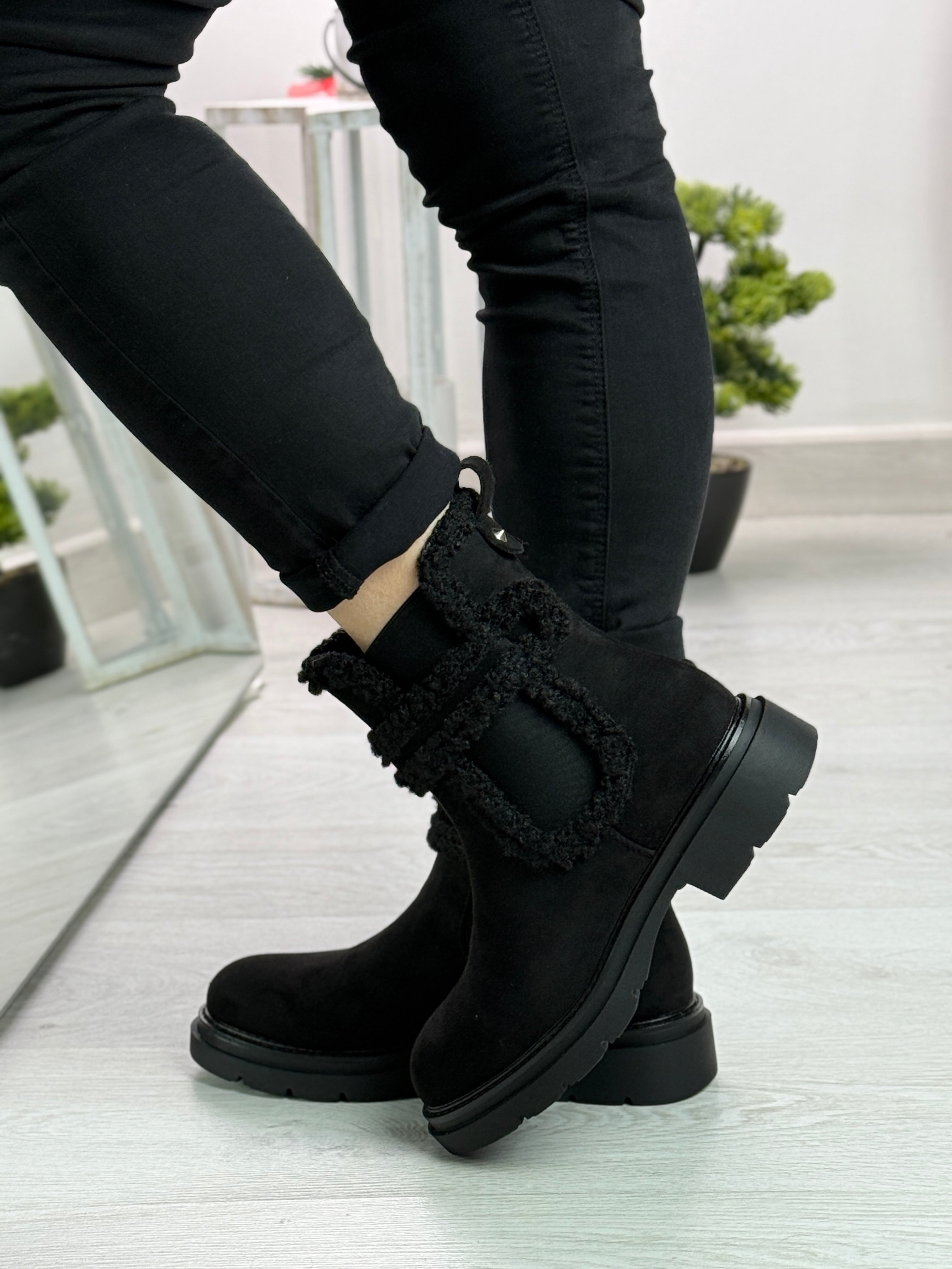 Hanna_stivaletto in camoscio nero