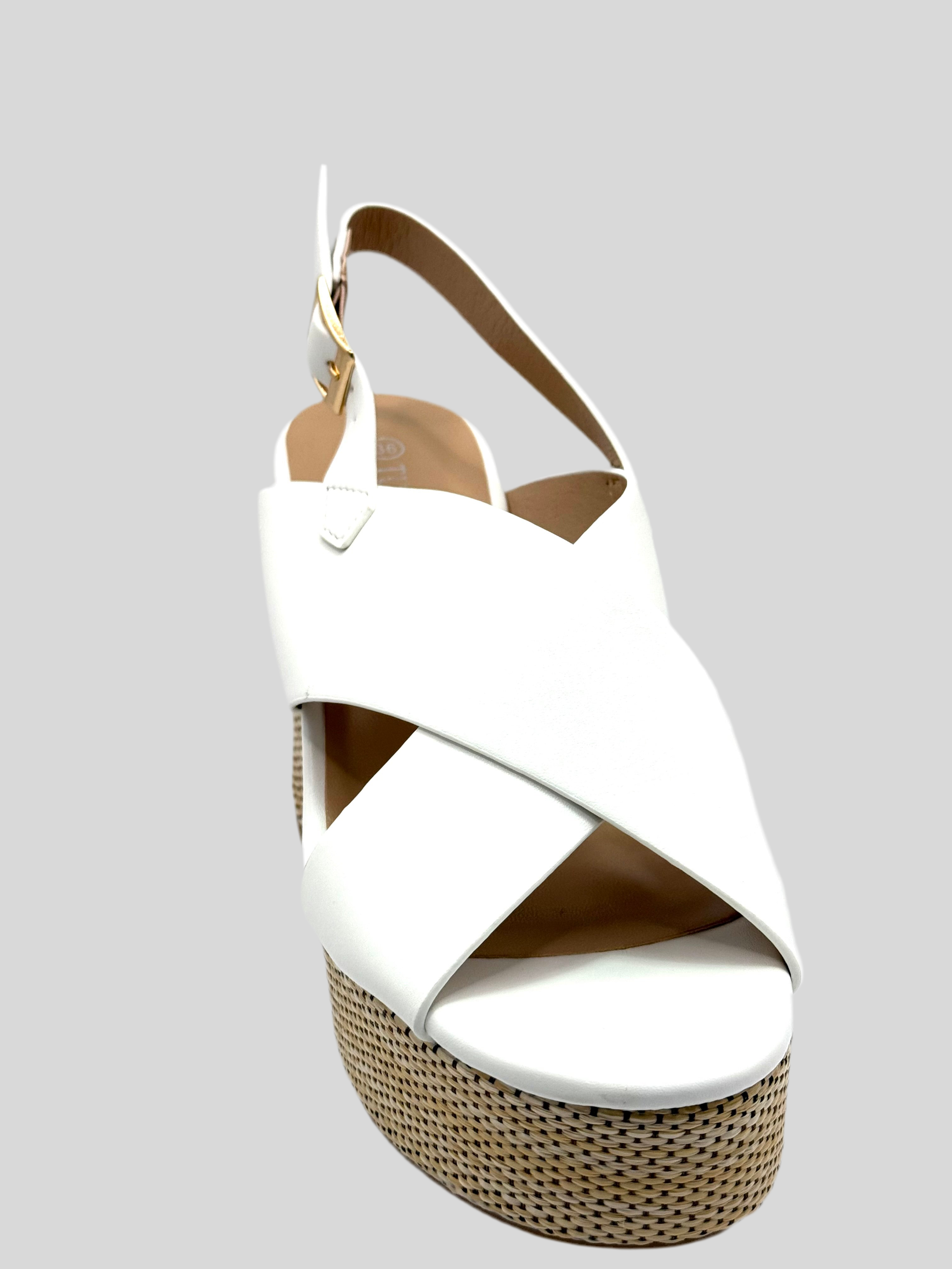 Rihanna_sandalo con tacco