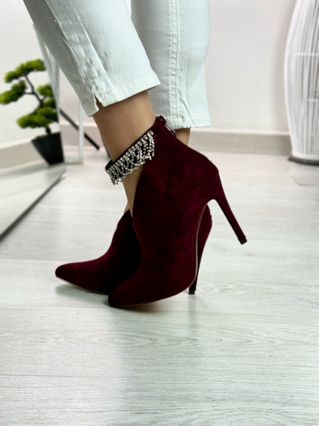 Elektra_tronchetto in camoscio con strass bordeaux