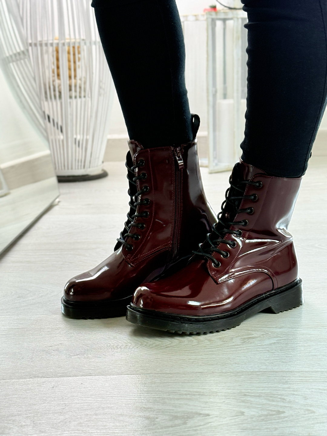 Anthea_anfibio in vernice bordeaux