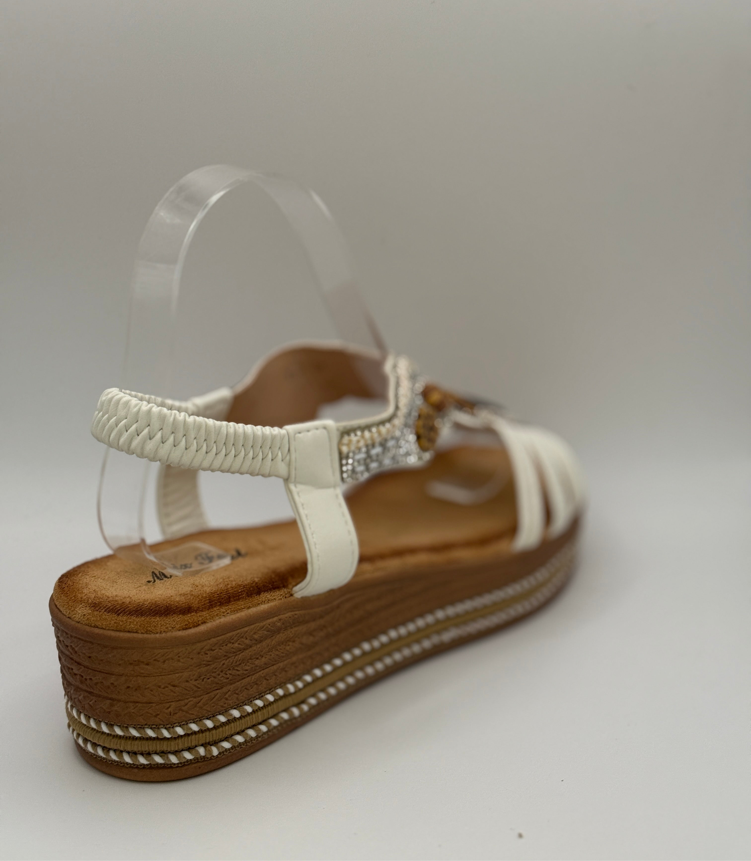 Danielle_sandalo con zeppa