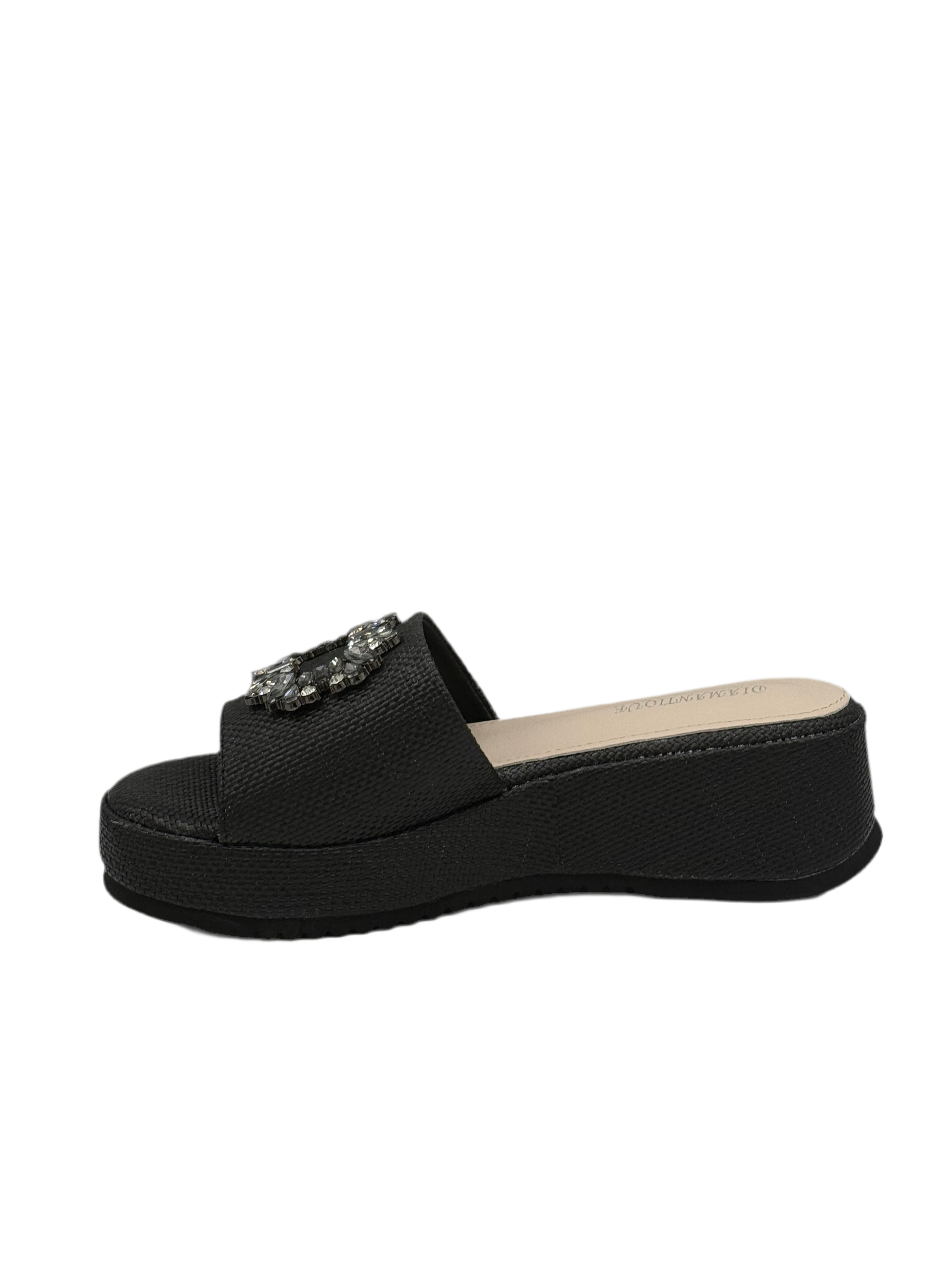 Ambra_sandalo con gioiello