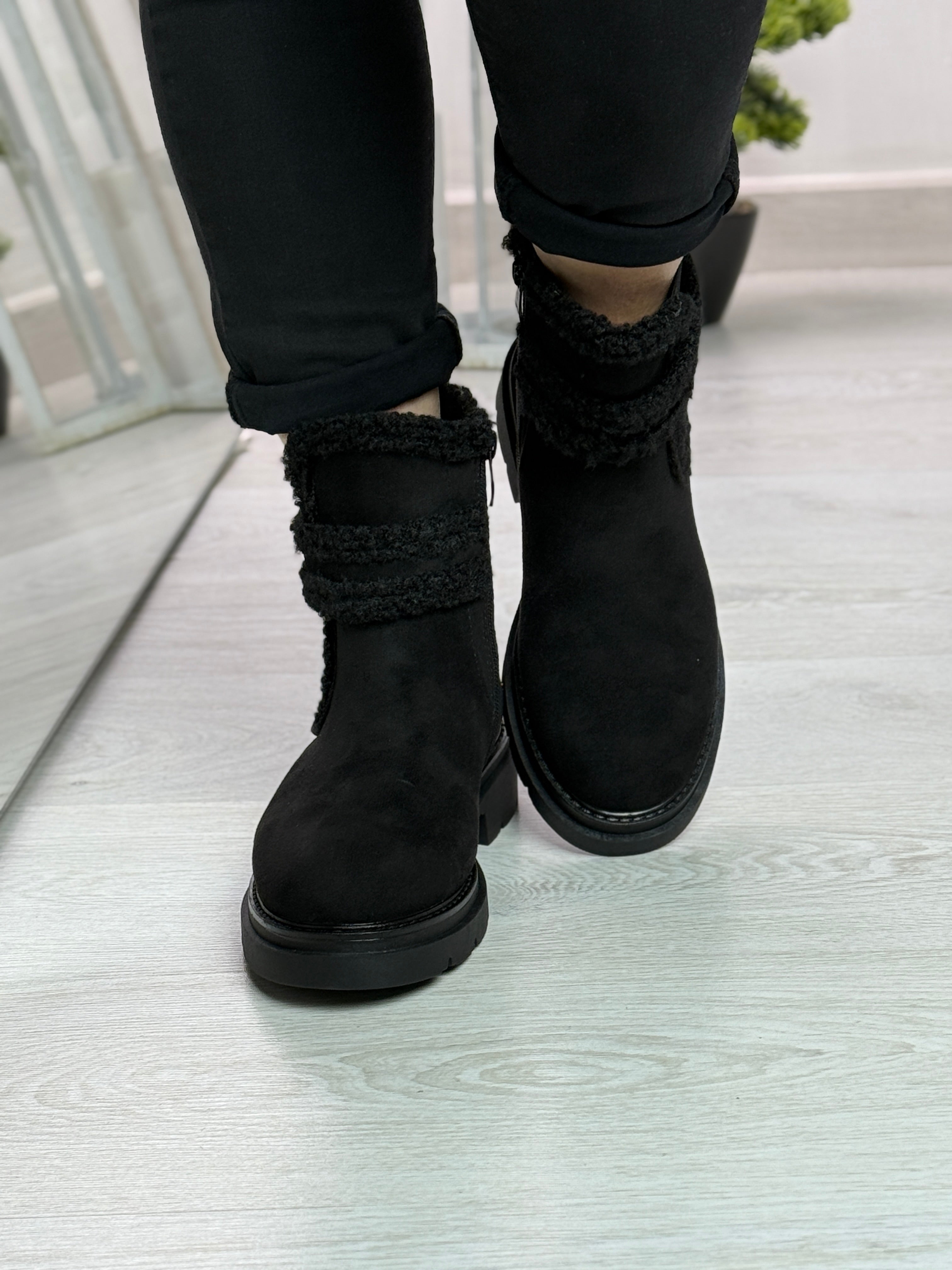 Hanna_stivaletto in camoscio nero