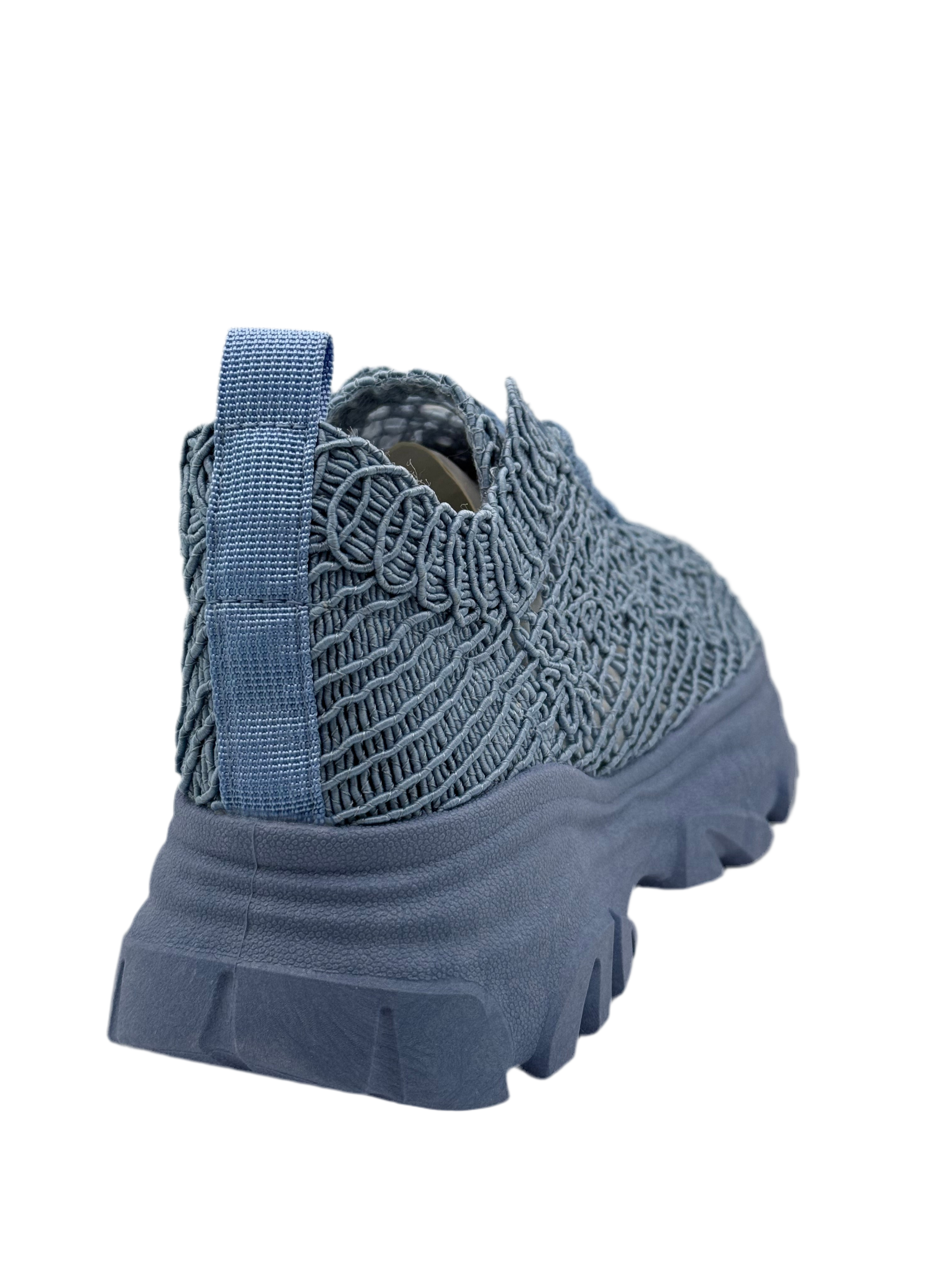 Melissa_sneakers azzurra di tela ricamata