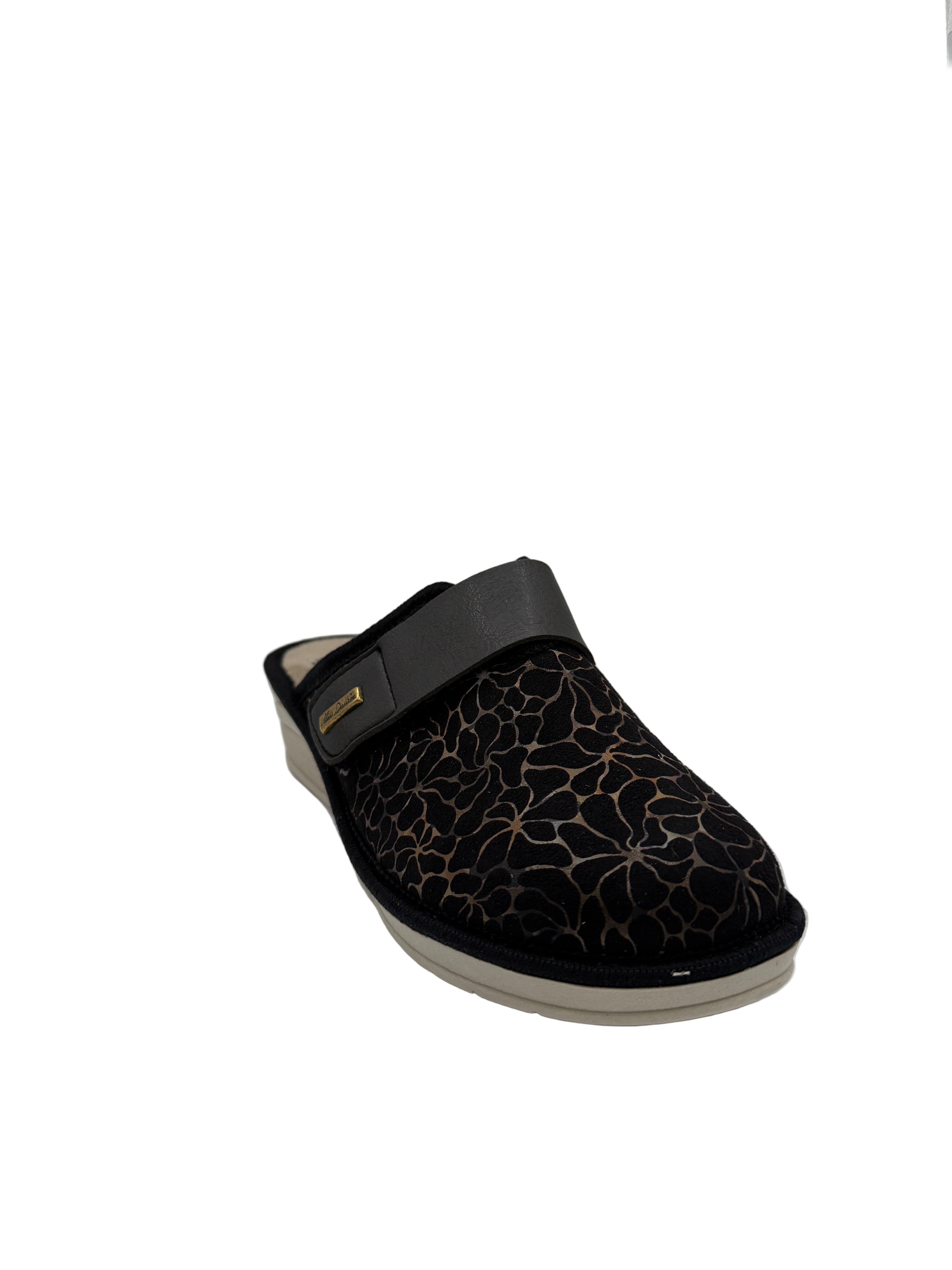 Romina_pantofola nera con zeppa