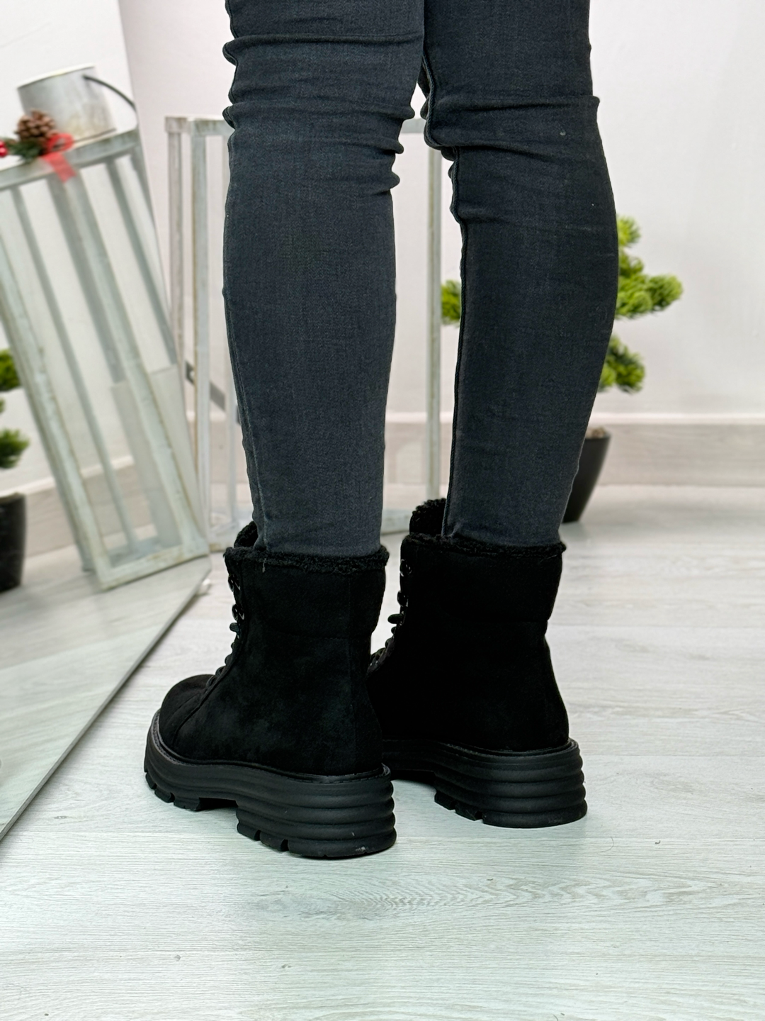 Skylar_anfibio in camoscio nero