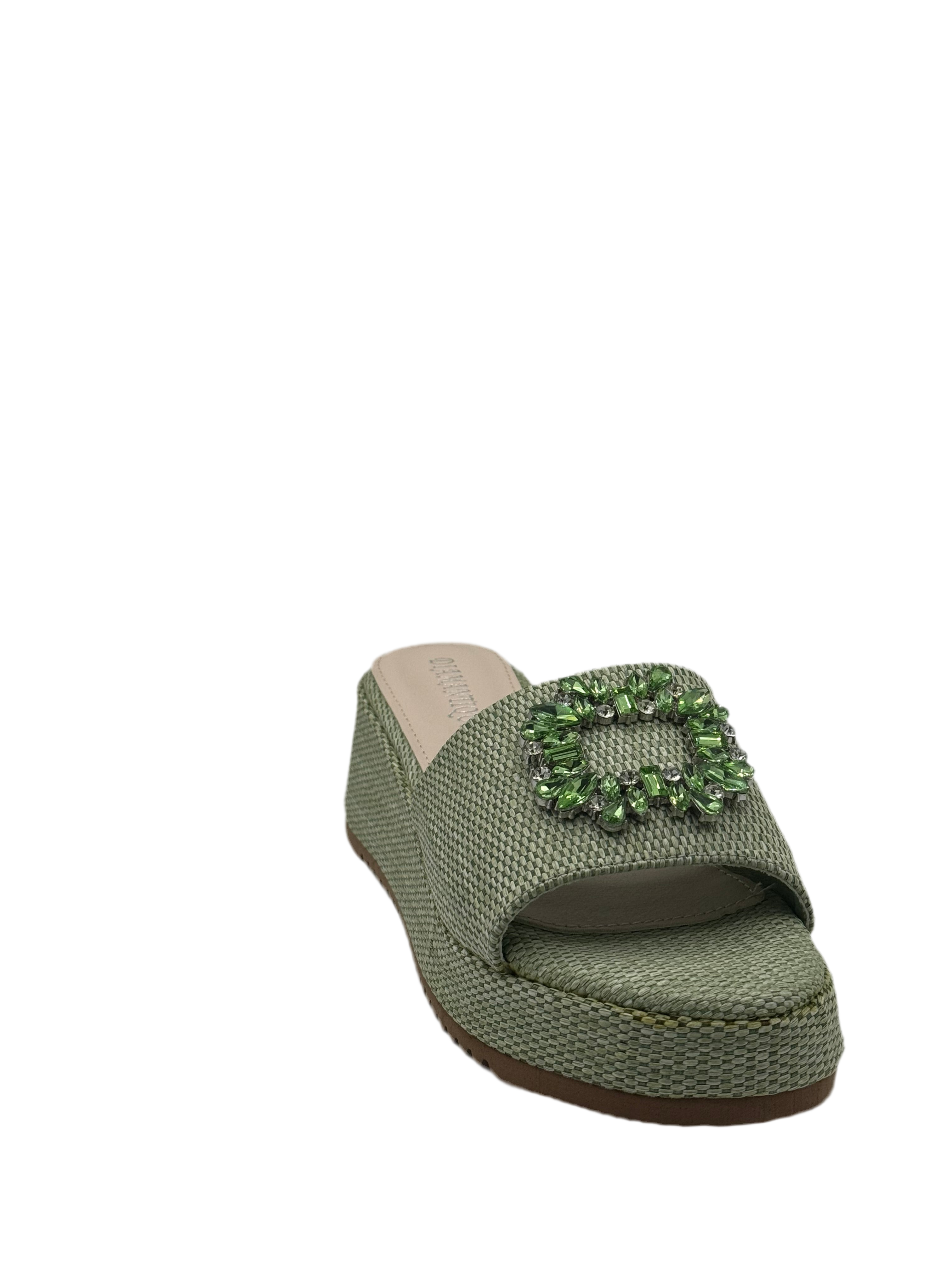 Ambra_sandalo con gioiello