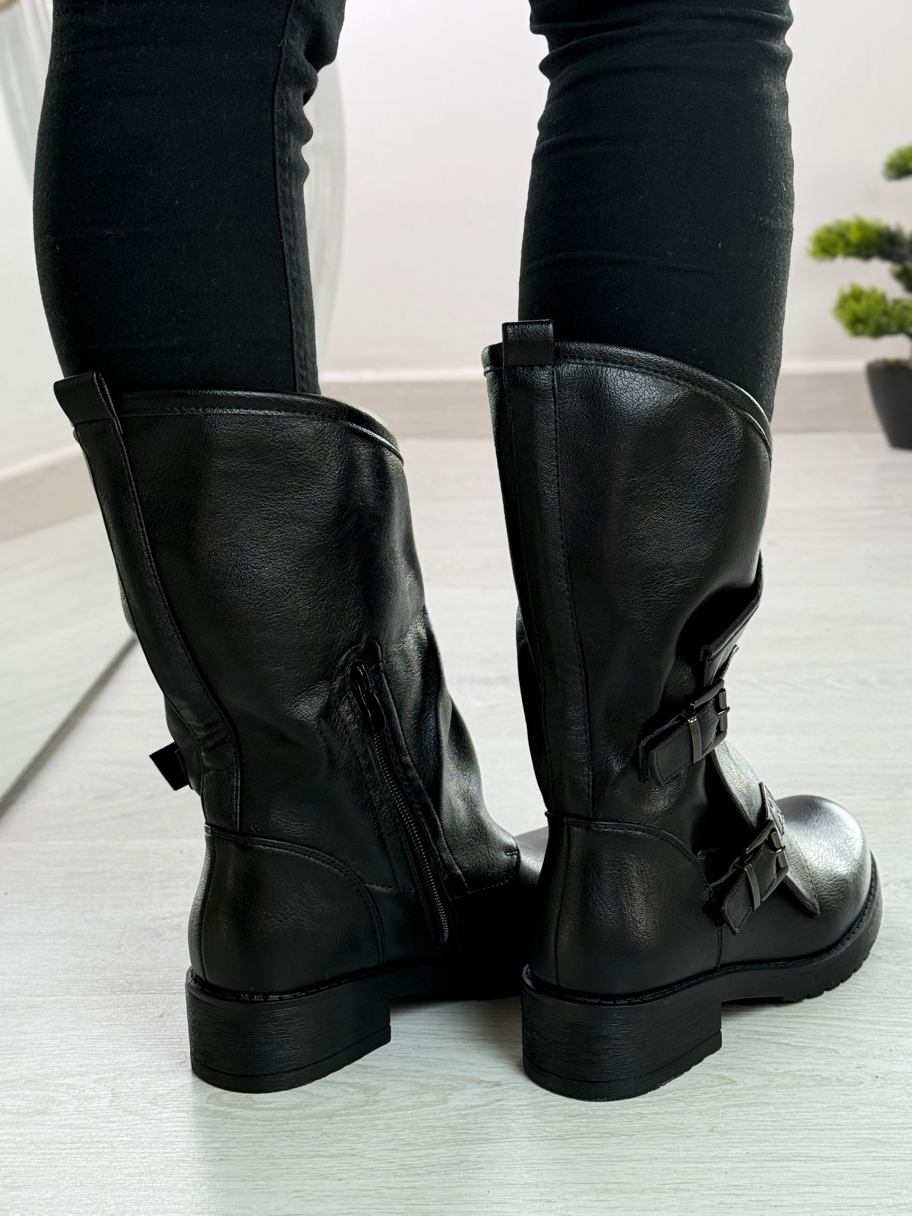 Jimena_stivale con fibbie