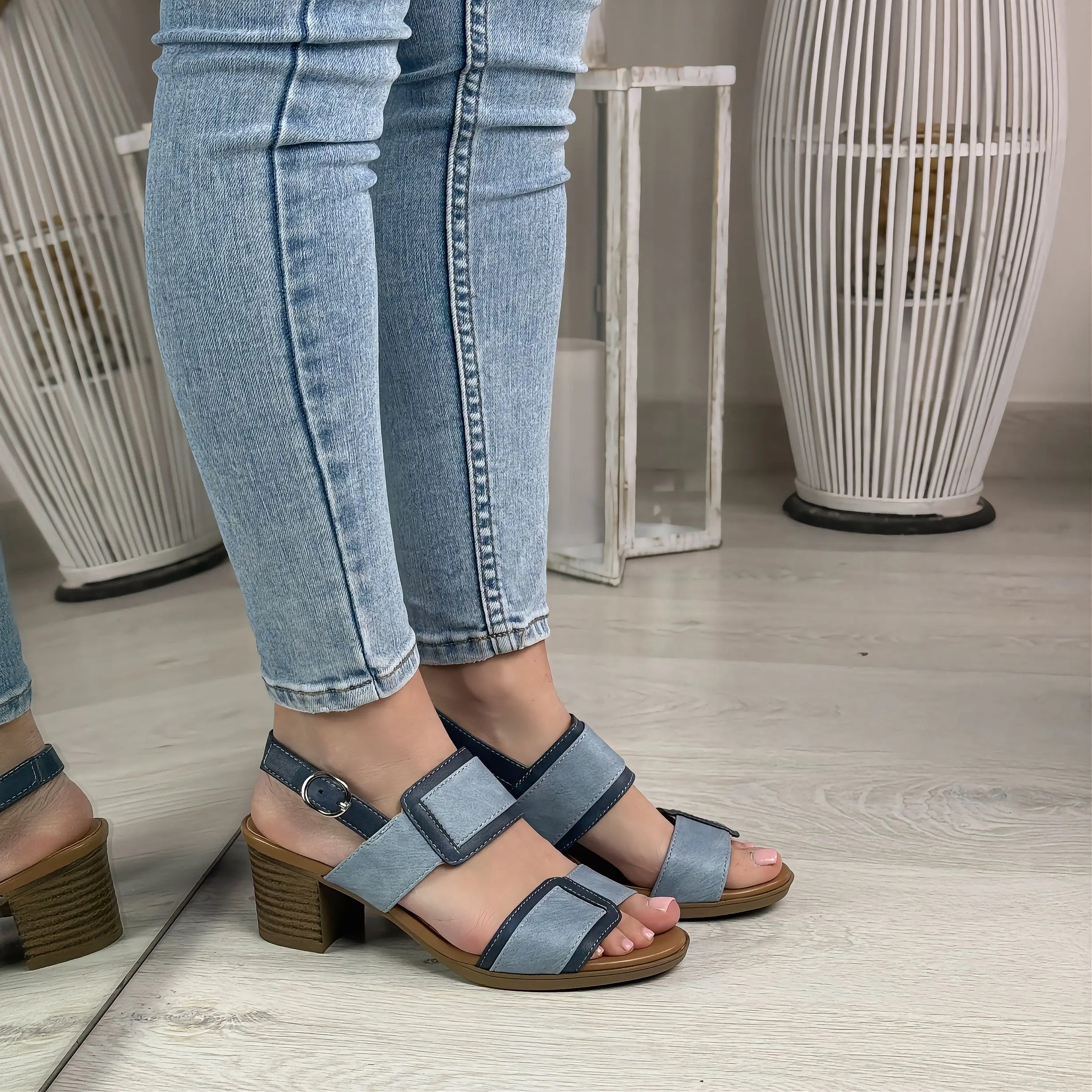Esra sandalo comodo blu e azzurro con tacco