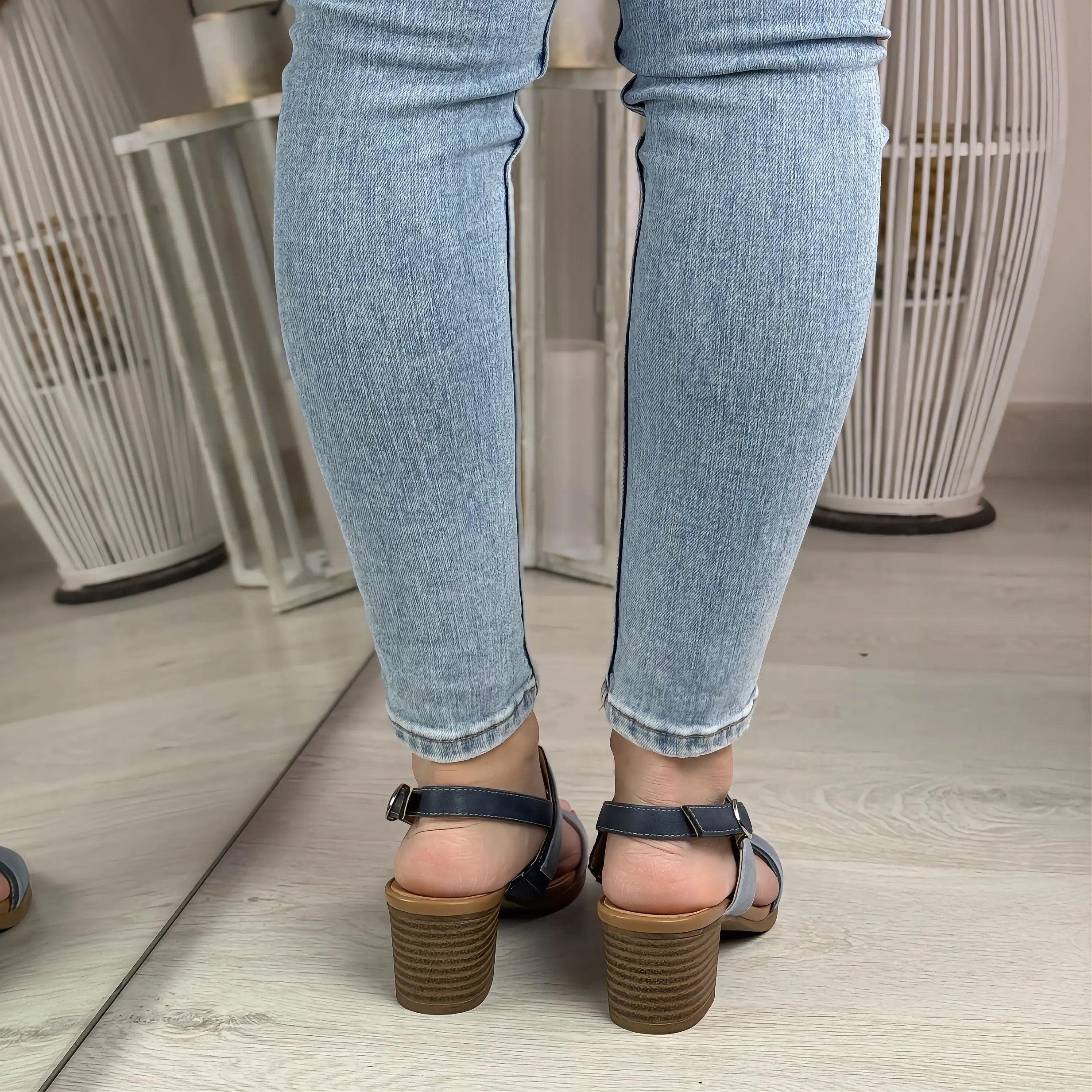 Esra sandalo comodo blu e azzurro con tacco