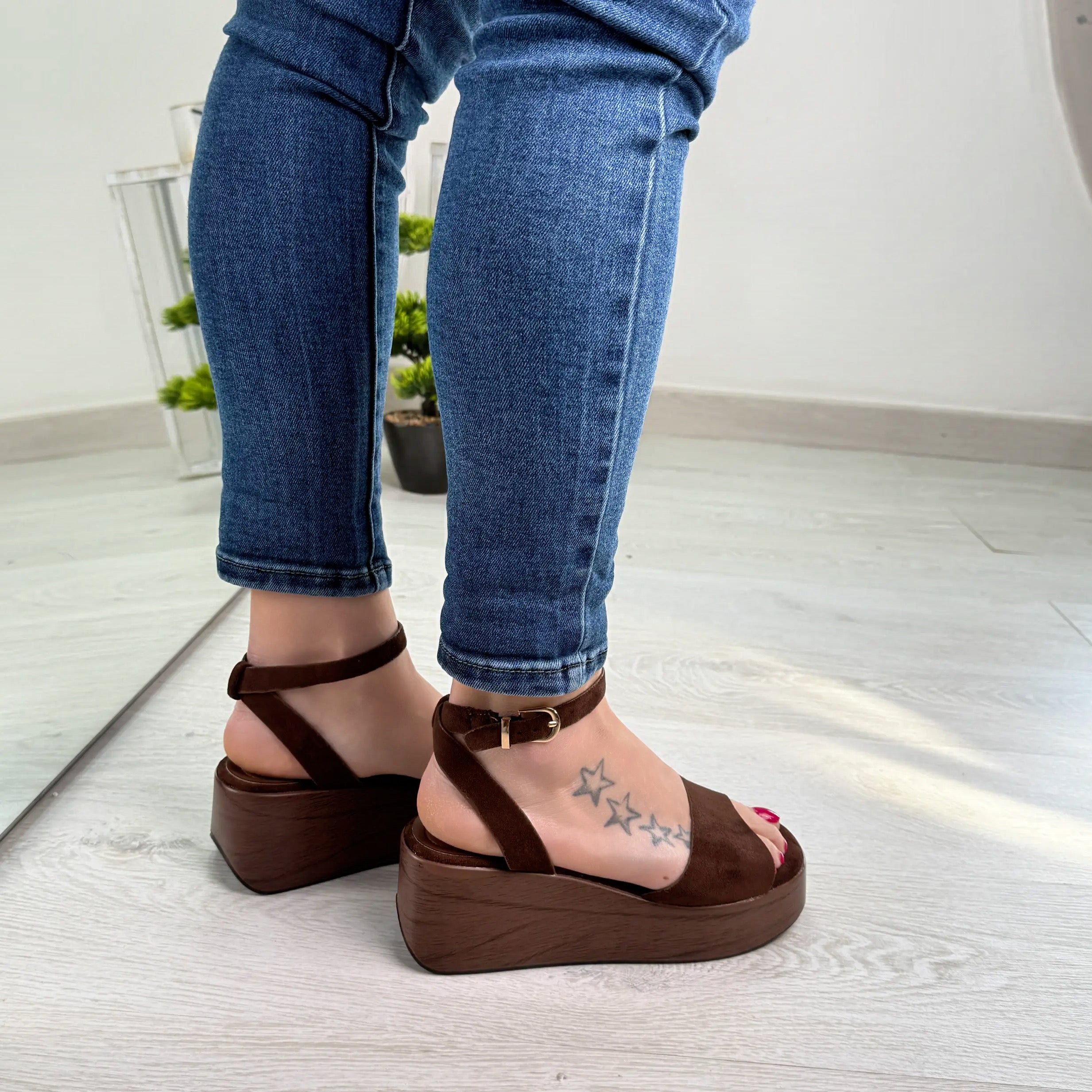 Helena sandalo comodo in camoscio marrone
