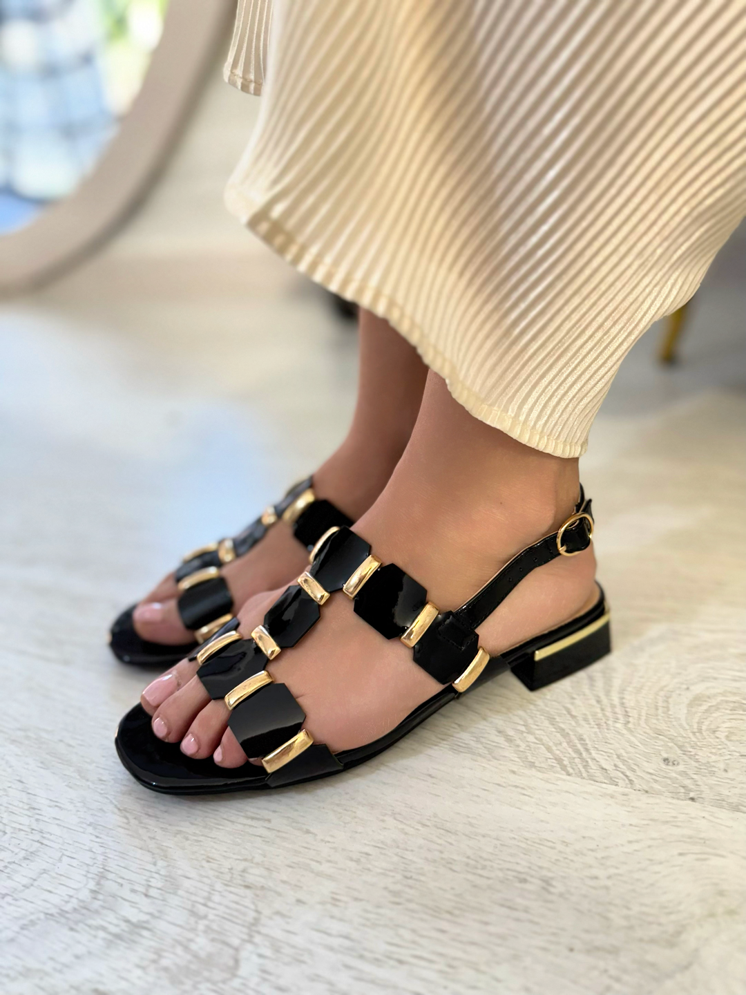 Chanel_sandalo basso elegante