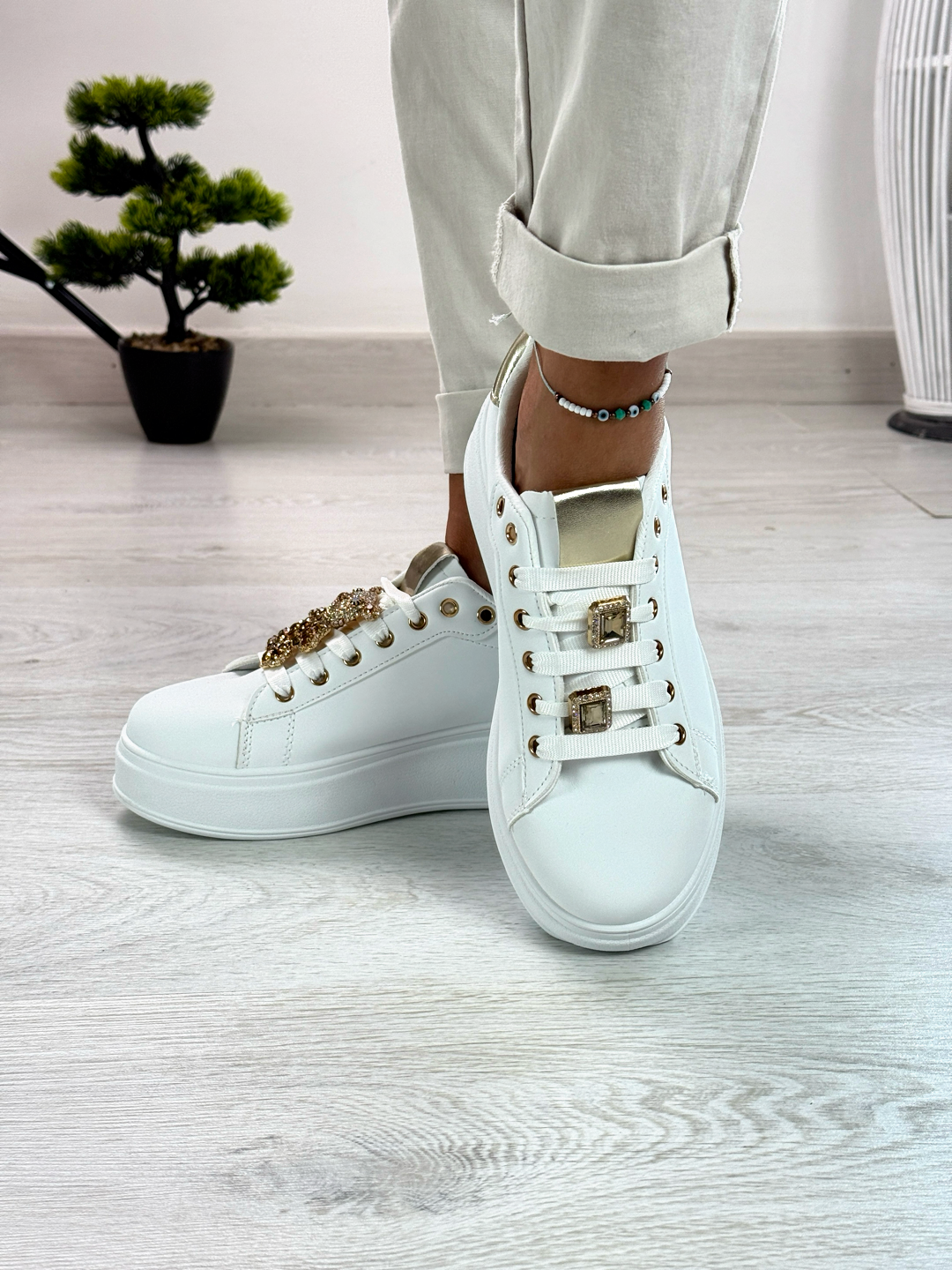 Lara_Sneakers bianca e oro