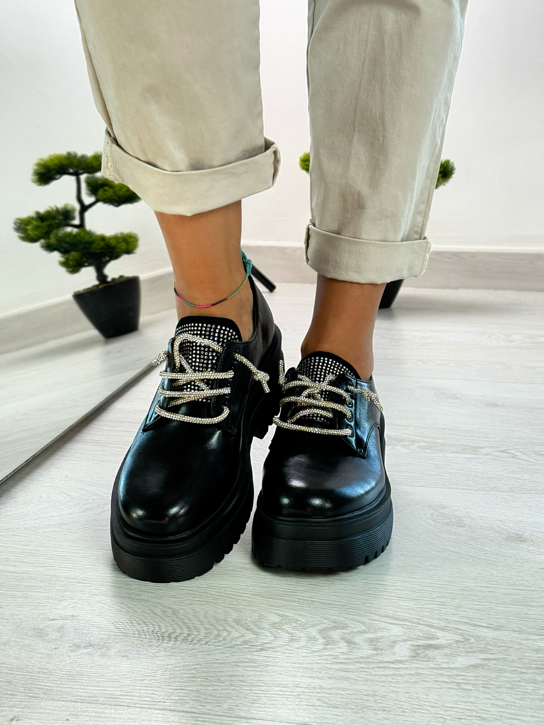 Elsa_Scarpetta nera con strass