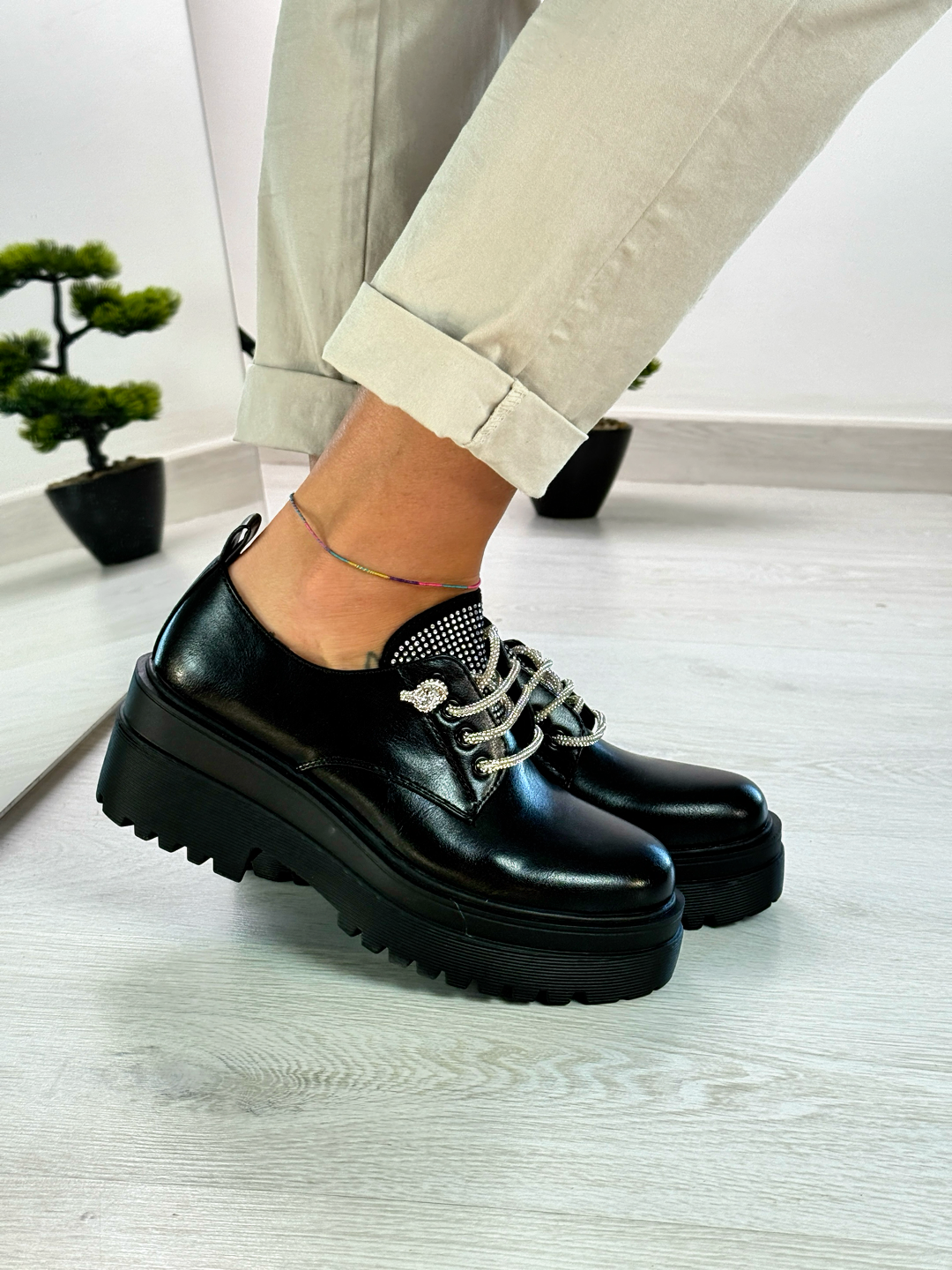 Elsa_Scarpetta nera con strass