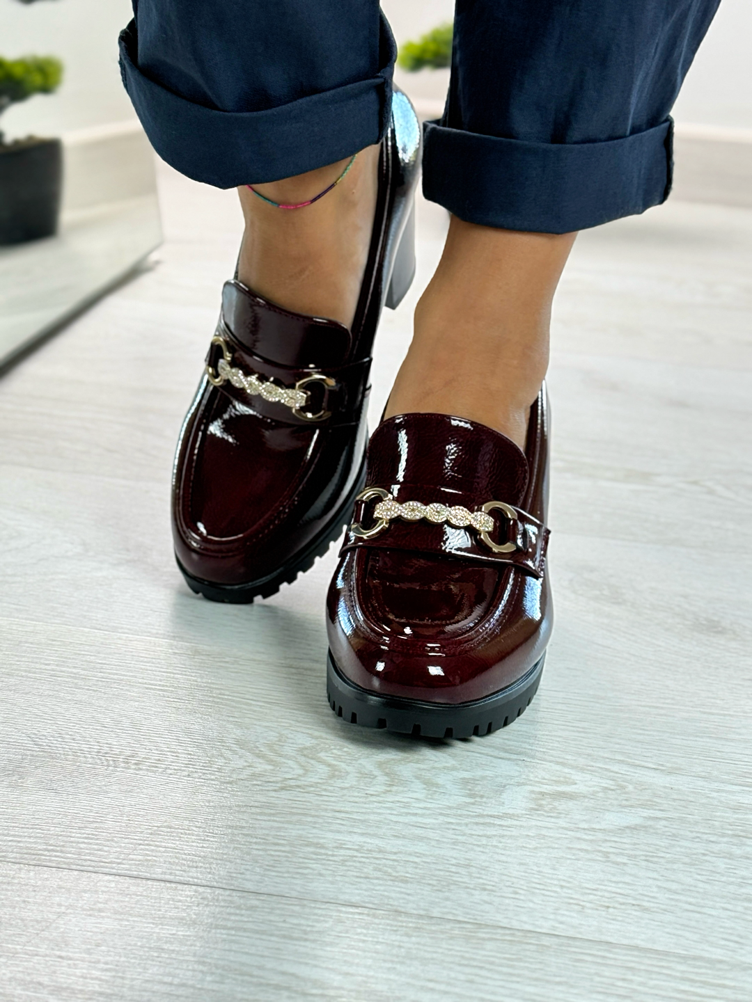 Valery_mocassino bordeaux in vernice con tacco