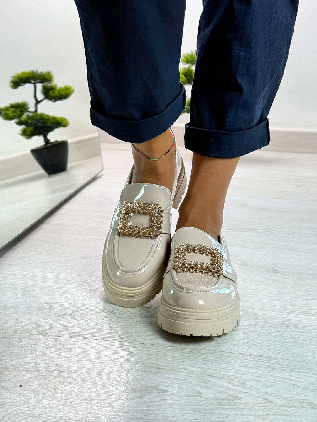 Dafne_mocassino beige in vernice