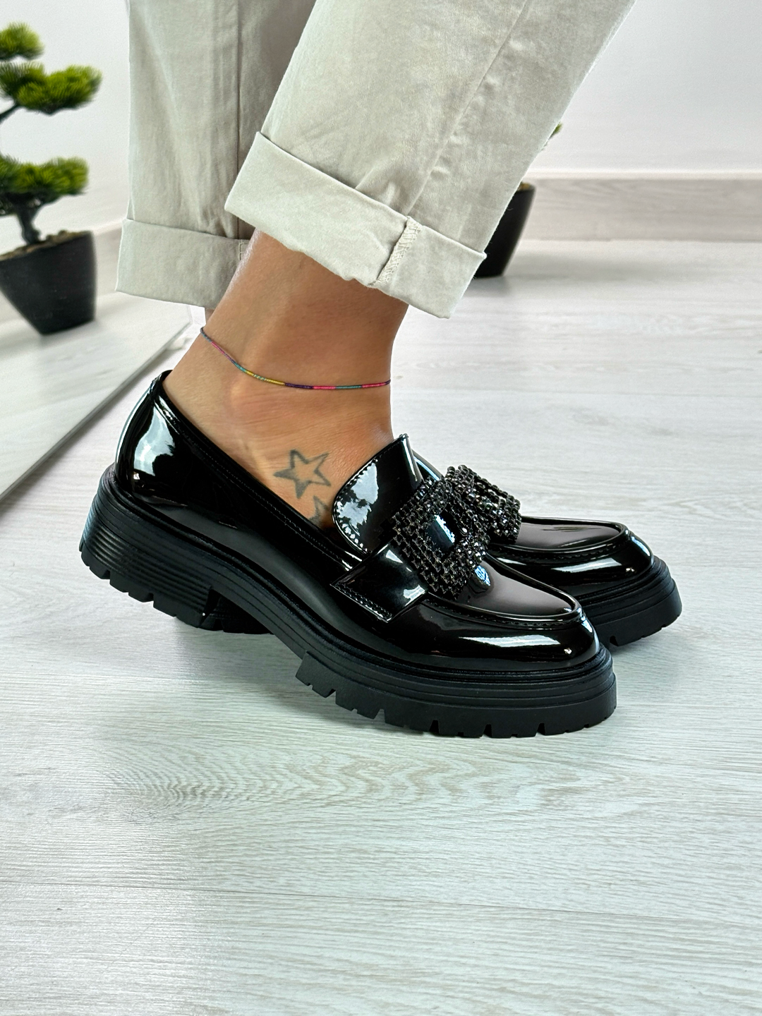 Dafne_mocassino nero in vernice