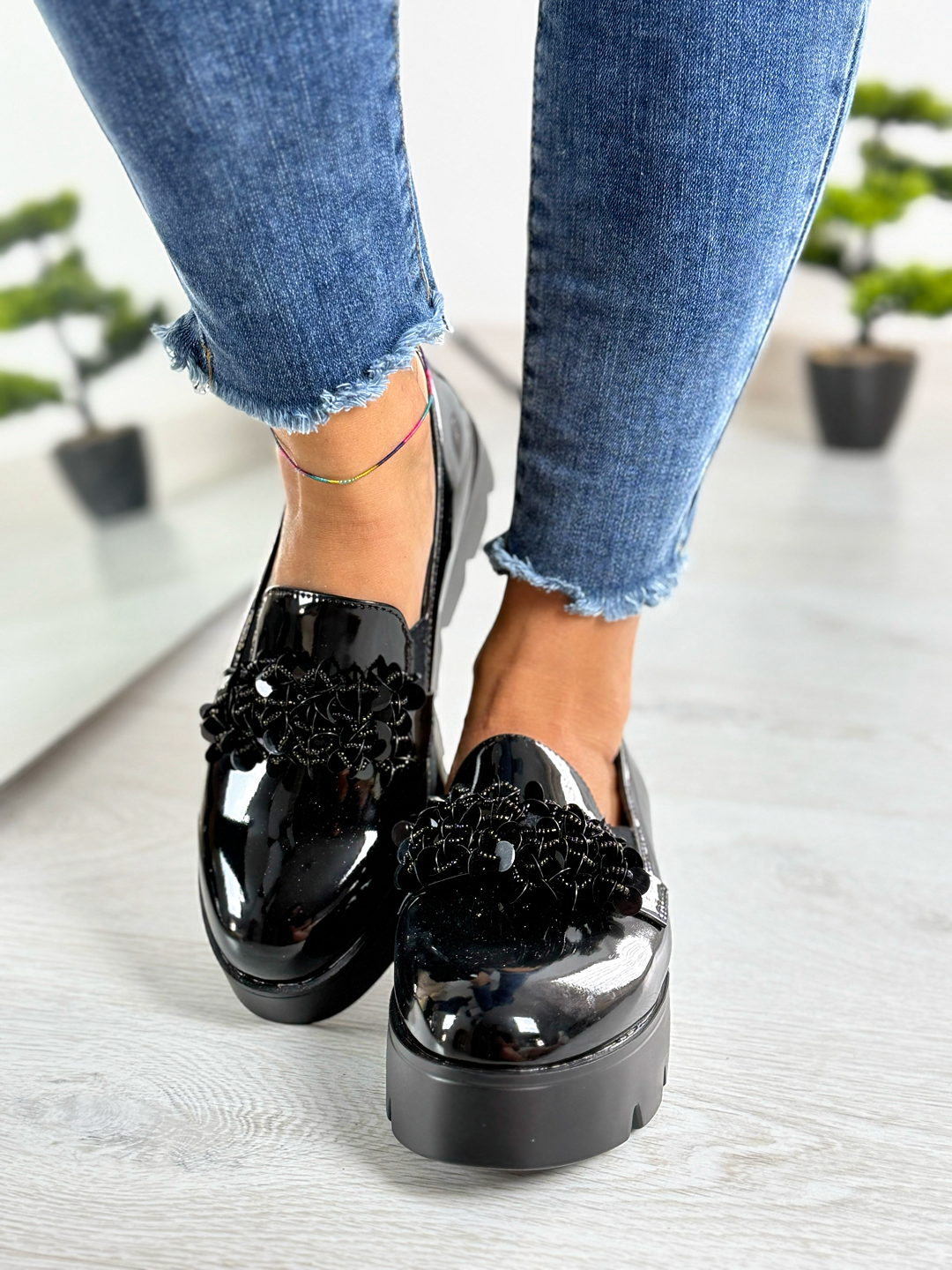 Adelinè_mocassino nero in vernice