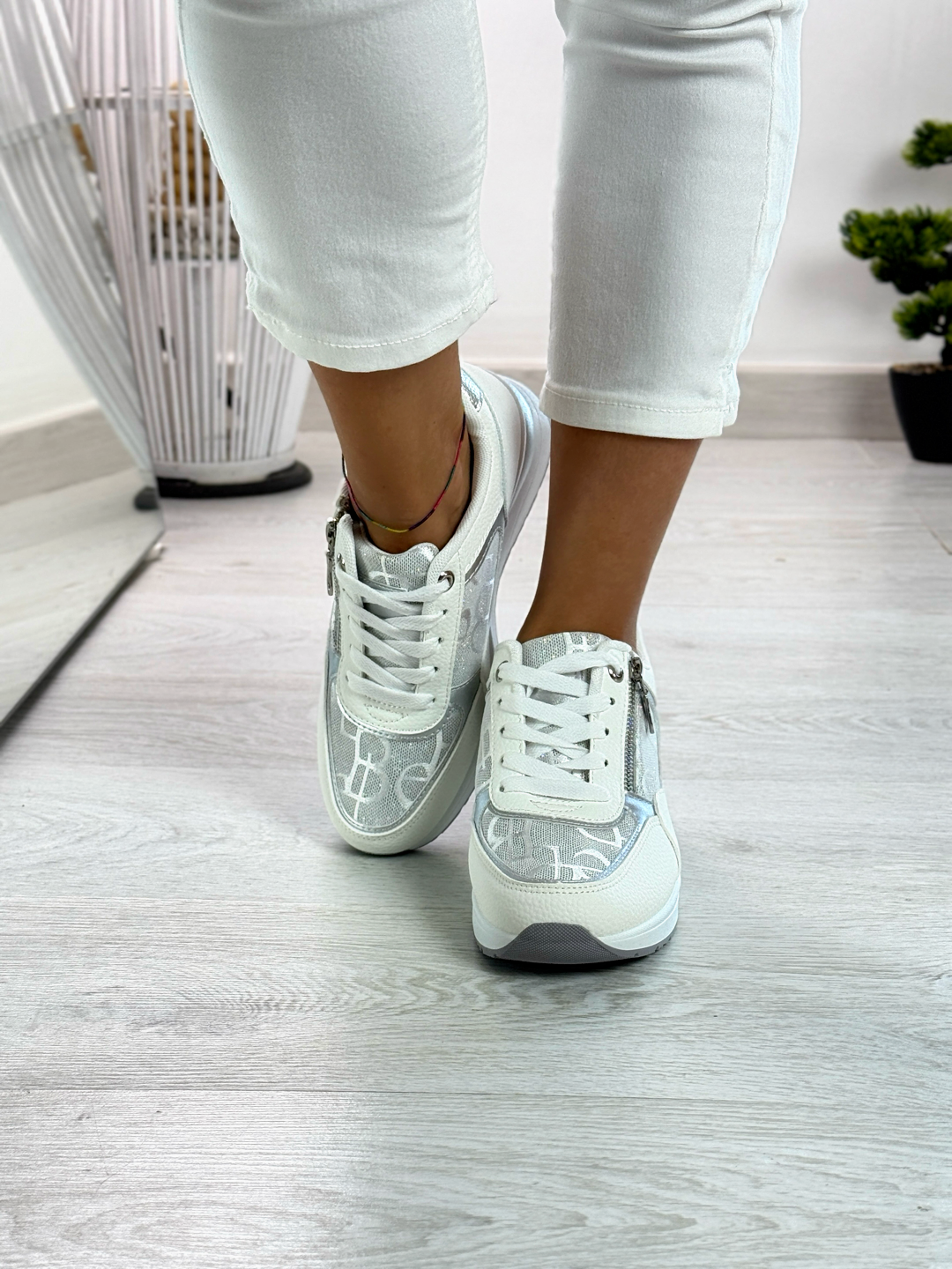 Nives_sneakers bianca e argento