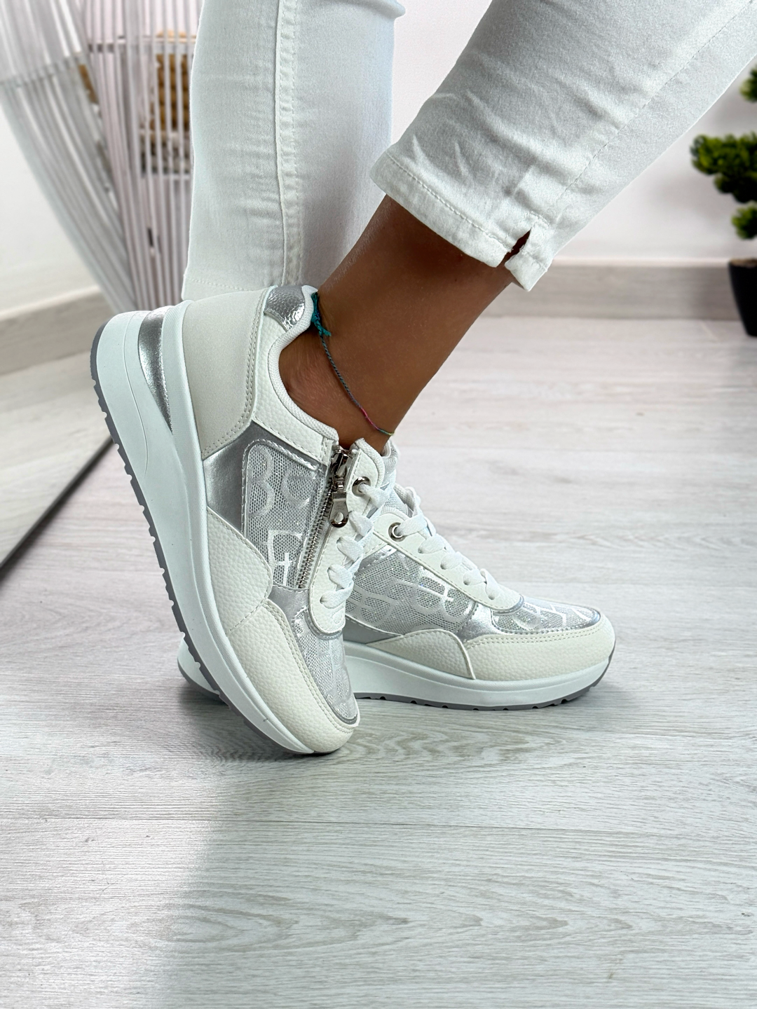 Nives_sneakers bianca e argento