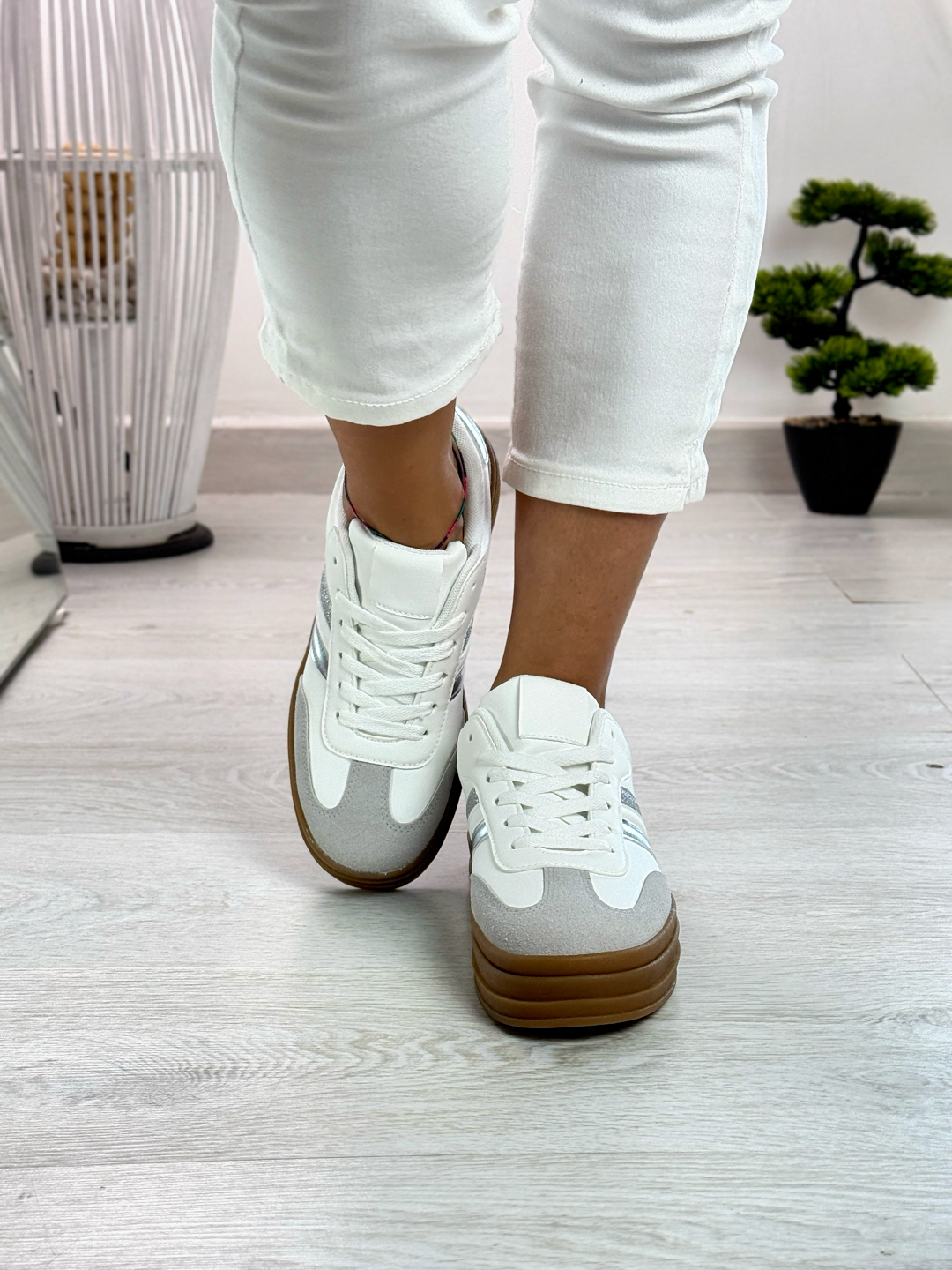 Lolita_sneakers bianche e argento