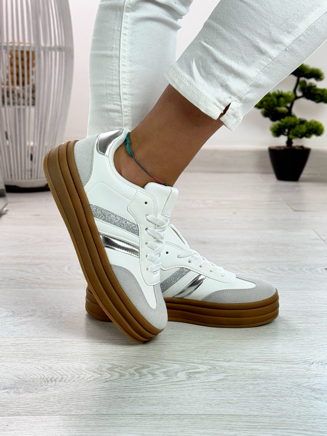 Lolita_sneakers bianche e argento