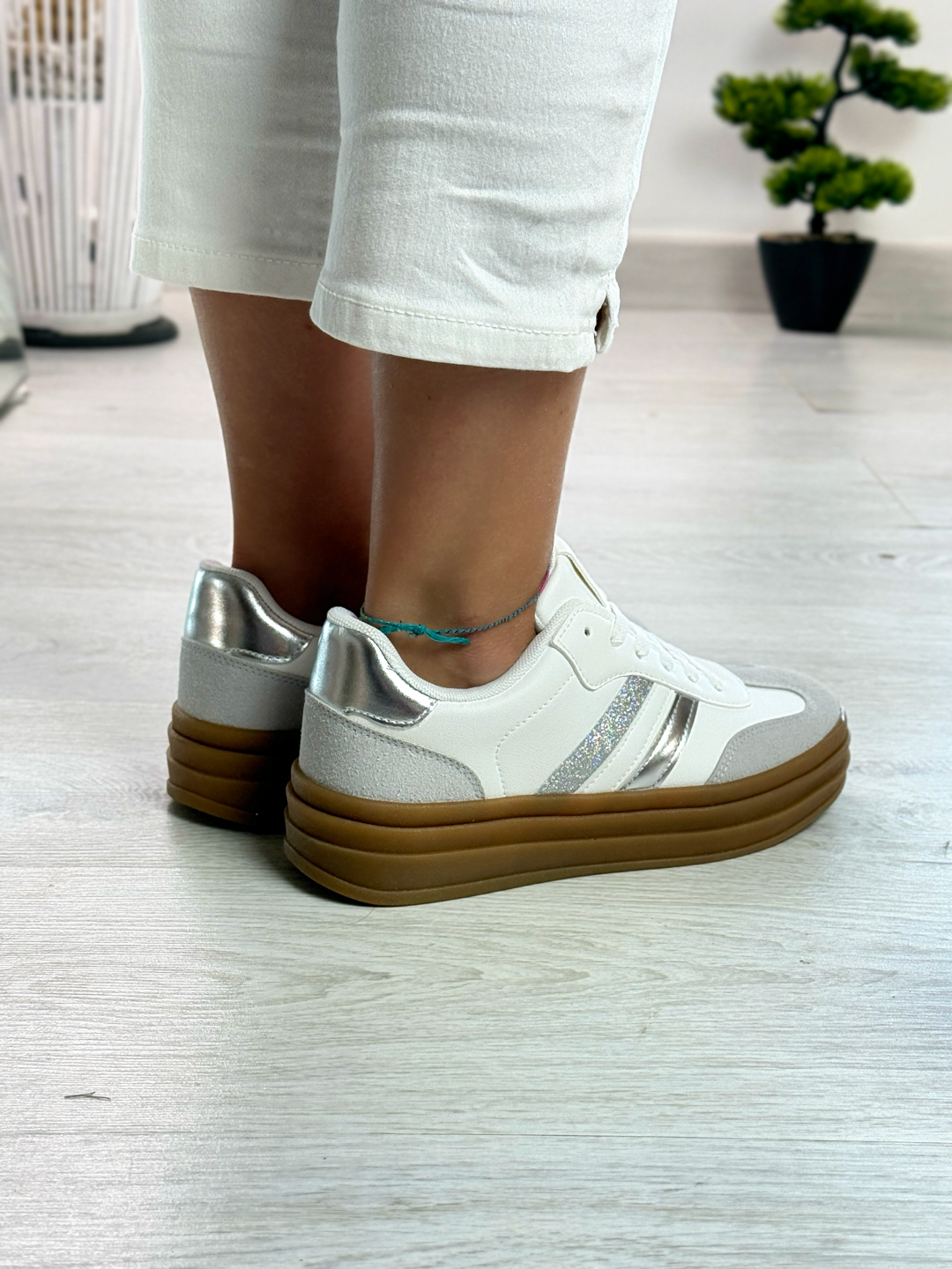 Lolita_sneakers bianche e argento