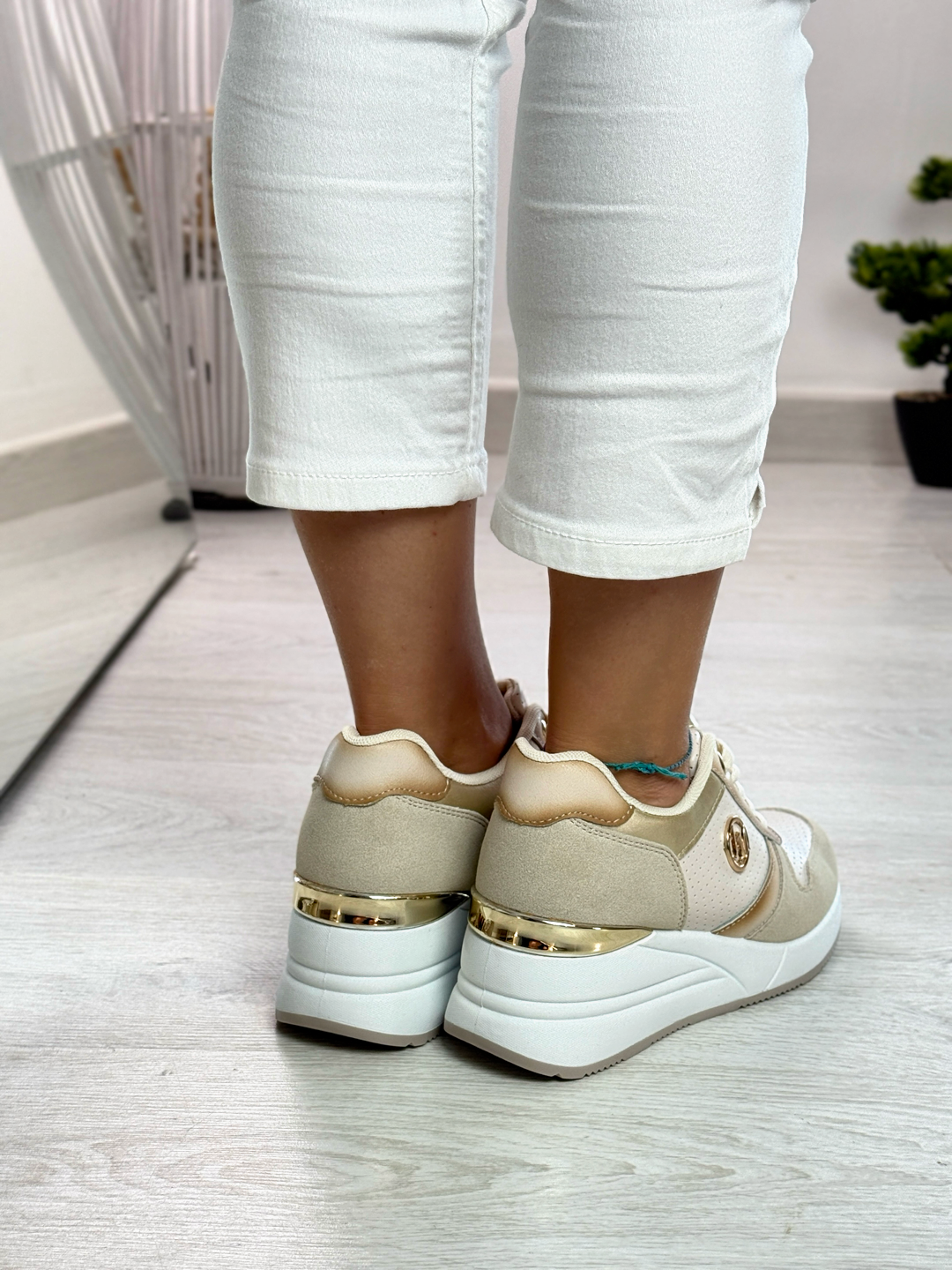 Lady_sneakers beige con zeppa