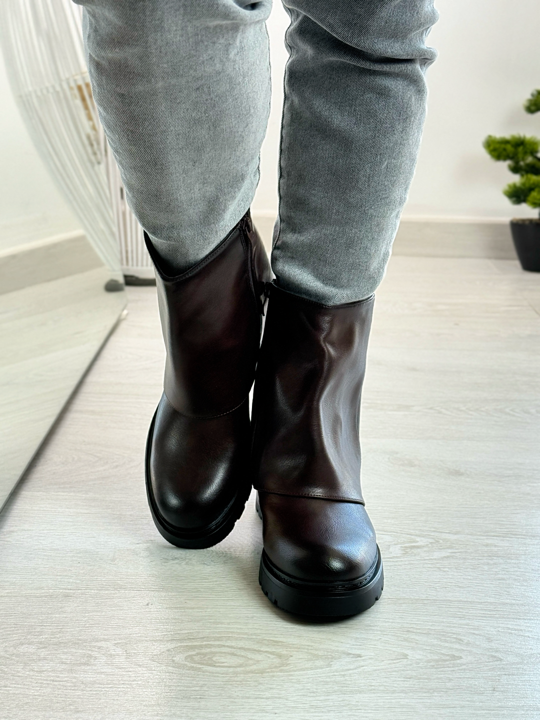 Ximena_stivale bordeaux con risvolto