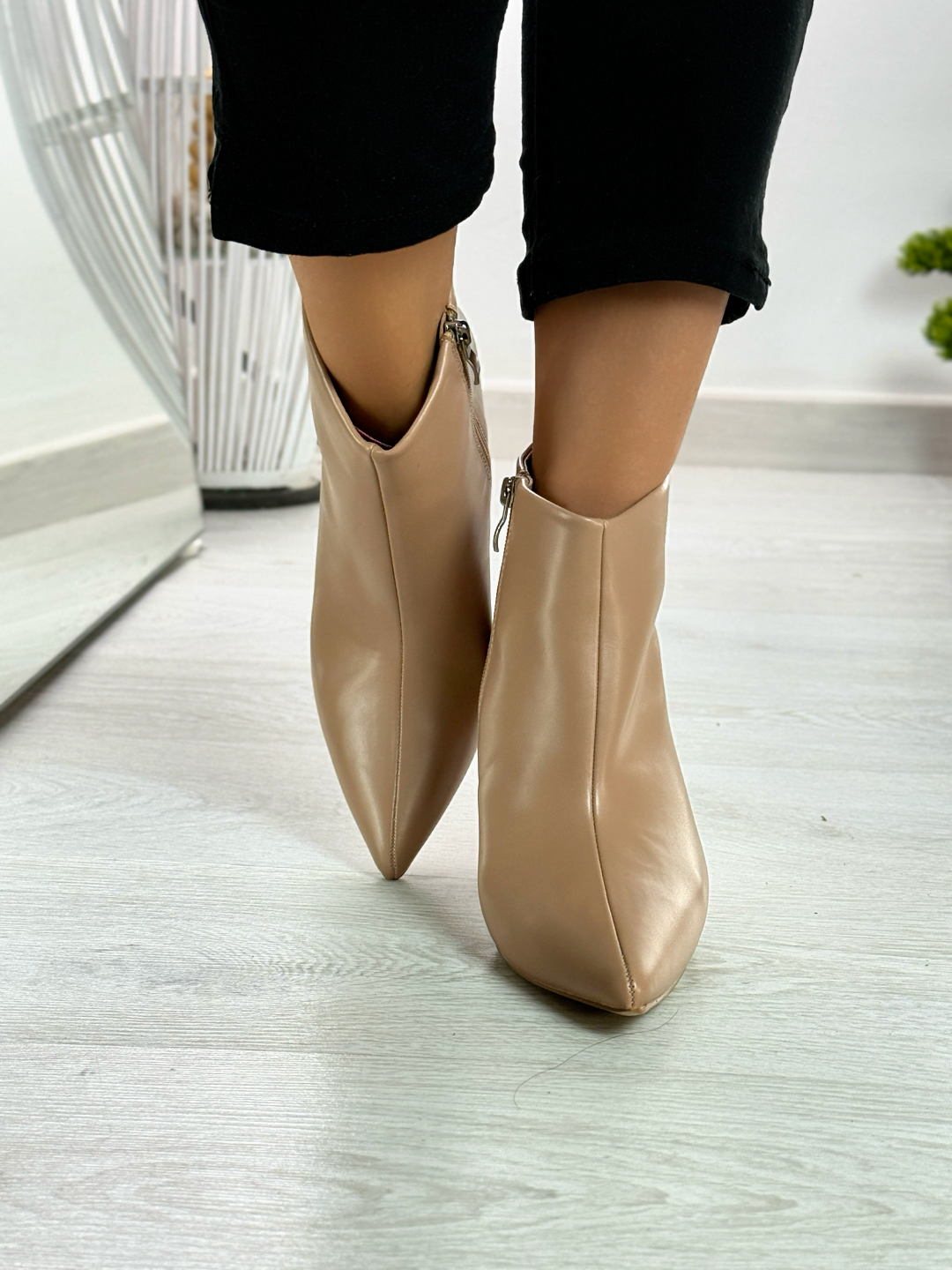 Paula_tronchetto beige con tacco