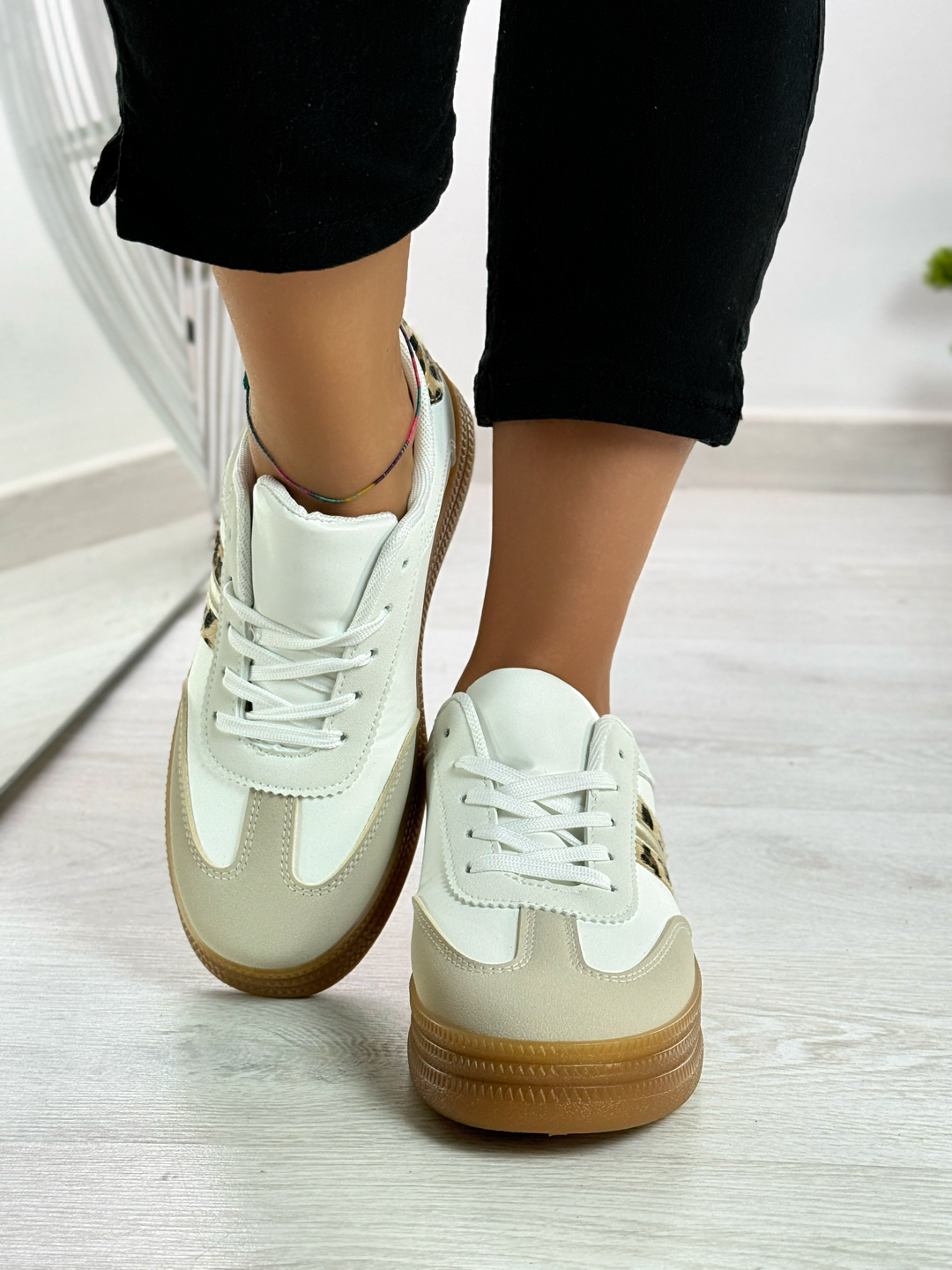 Penelope_sneakers bianca e maculata