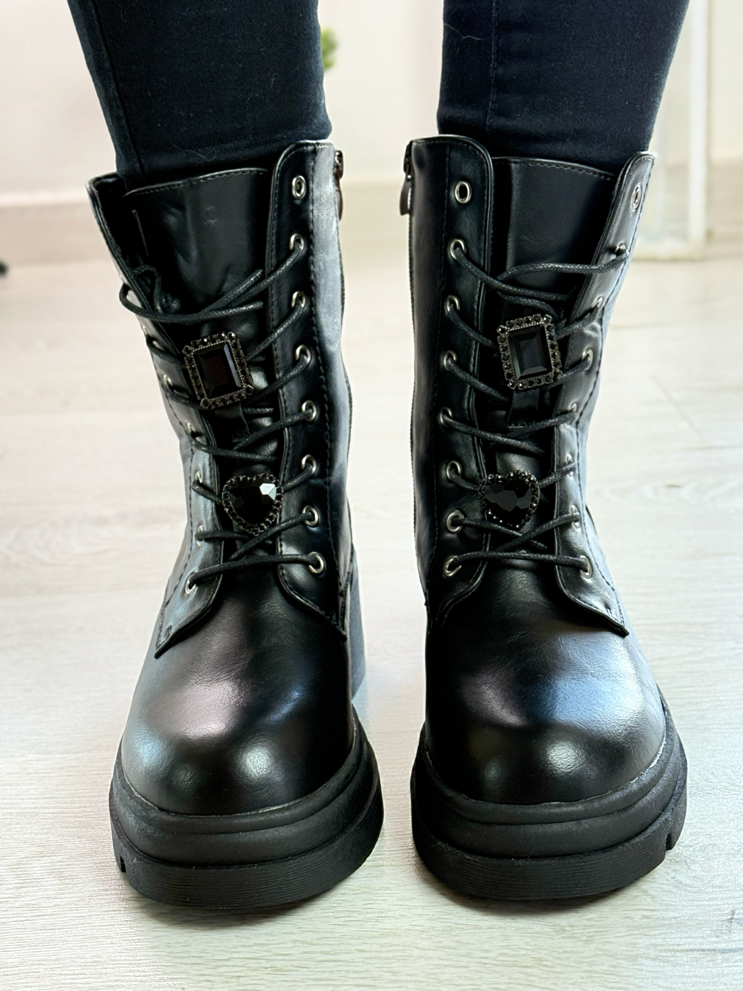 Lucìa_anfibio nero con tacco