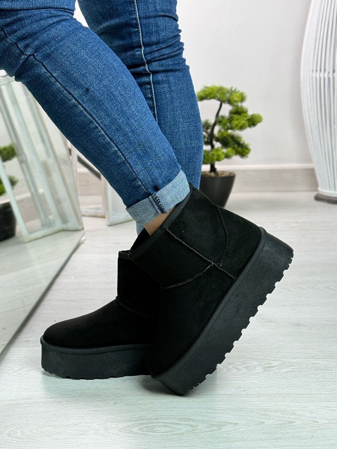 Beatrix_stivaletto in camoscio nero