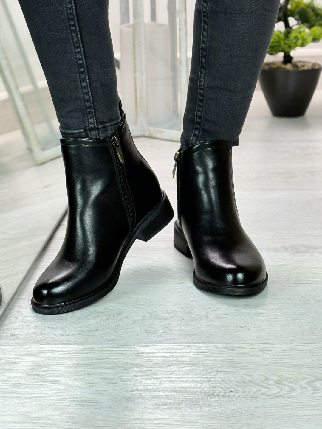 Emily_stivaletto basso nero