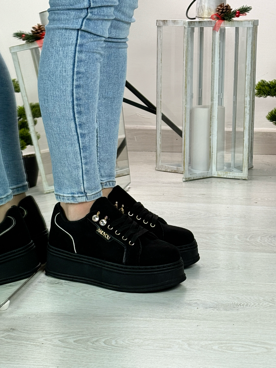Mandy_sneakers in camoscio nera