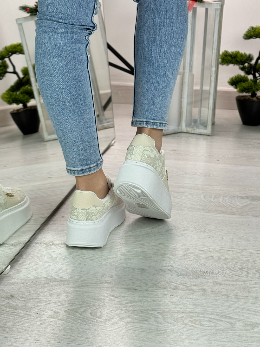 Penny_sneakers ricamata beige