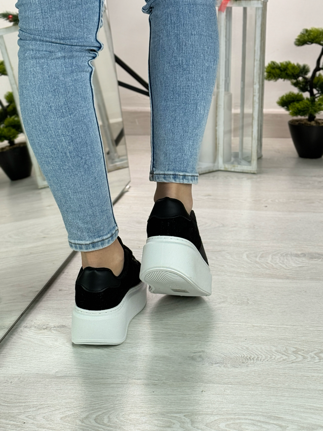 Penny_sneakers ricamata nera