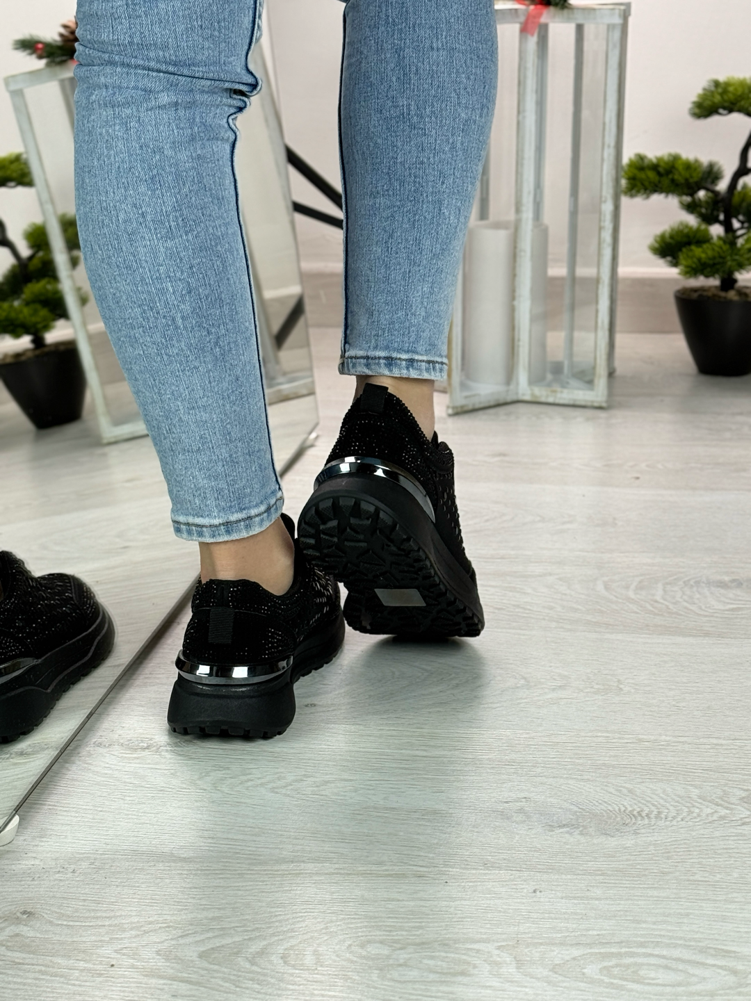 Kate_sneakers nera con strass