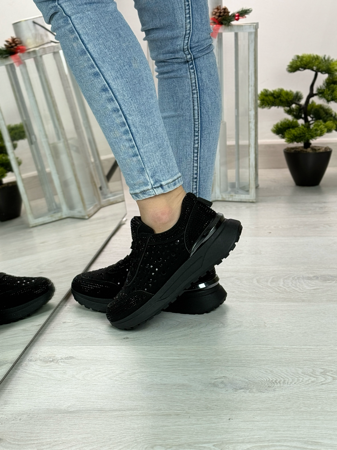 Kate_sneakers nera con strass